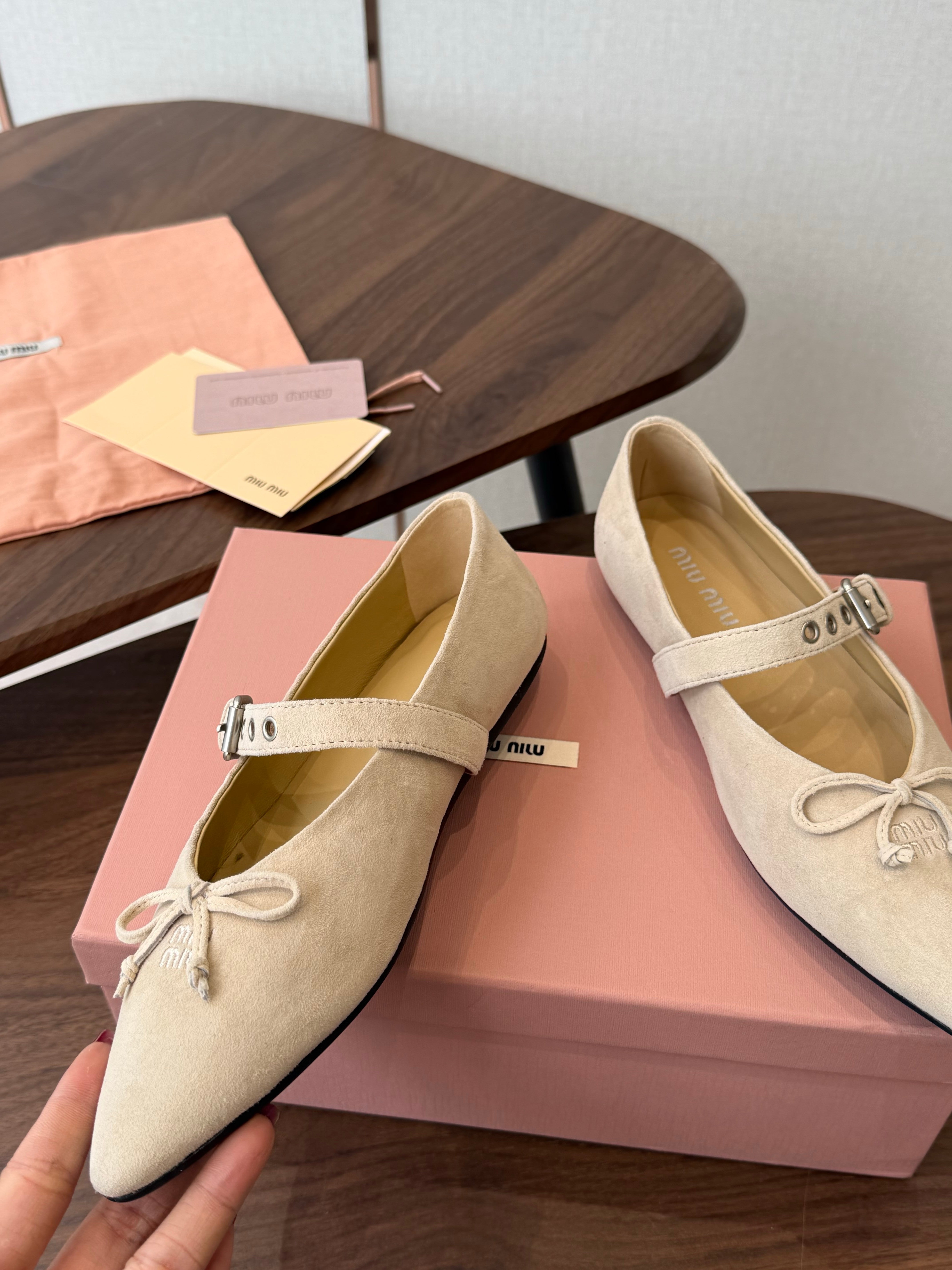 Miu Pointed-Toe Ballerina Flats Light Khaki Suede 940005