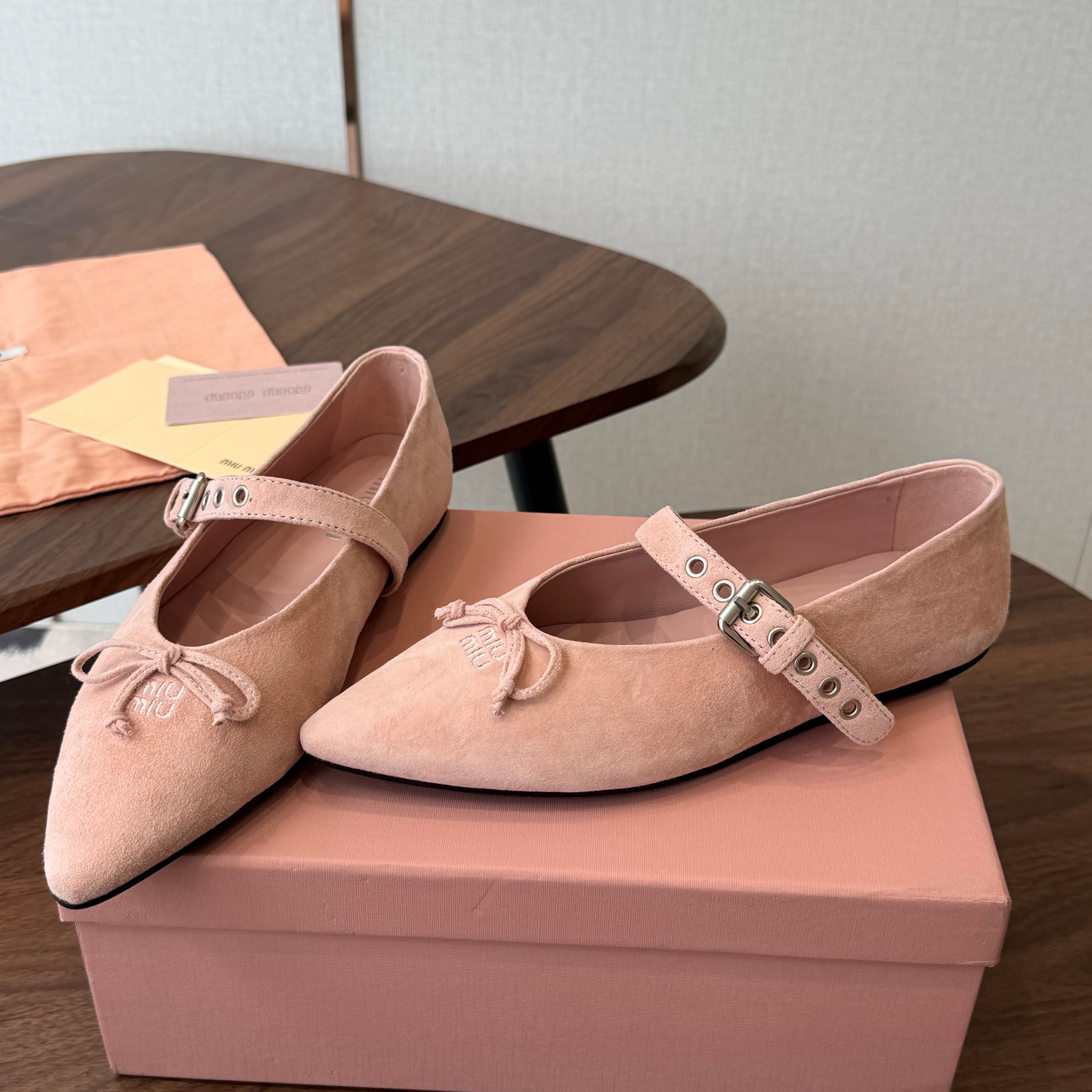 Miu Pointed-Toe Ballerina Flats Light Link Suede 940006