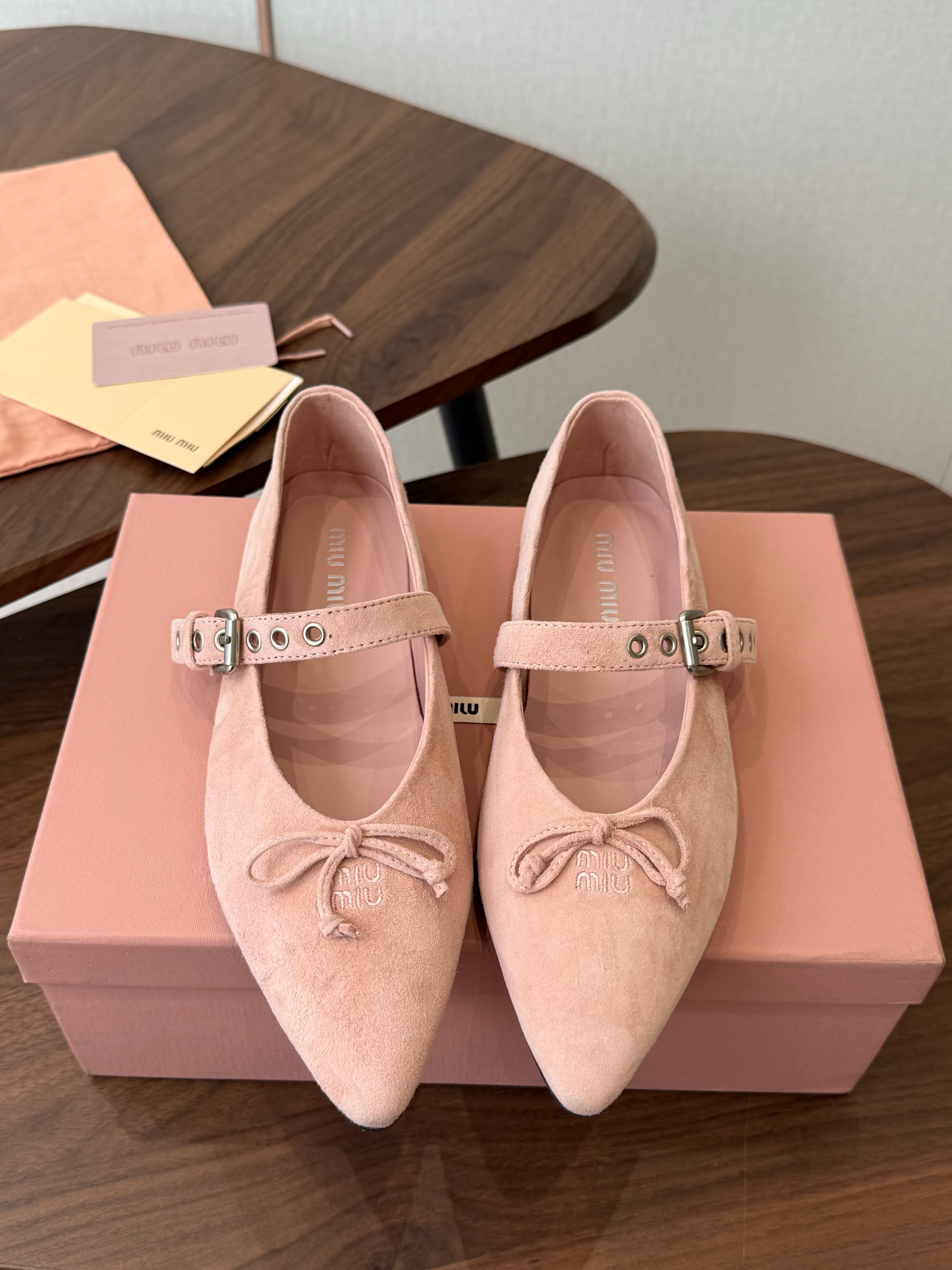 Miu Pointed-Toe Ballerina Flats Light Link Suede 940006