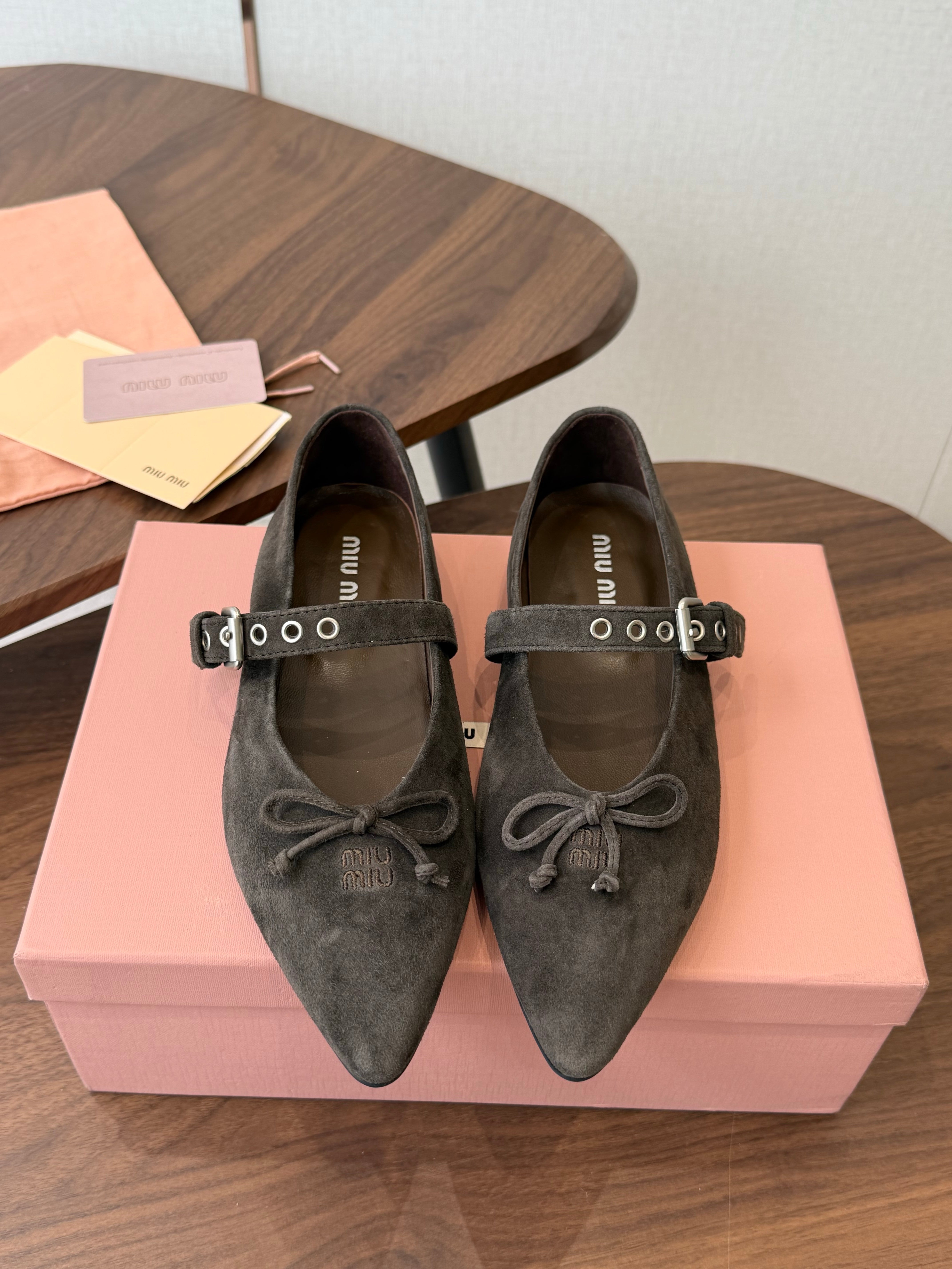 Miu Pointed-Toe Ballerina Flats Taupe Suede 940007