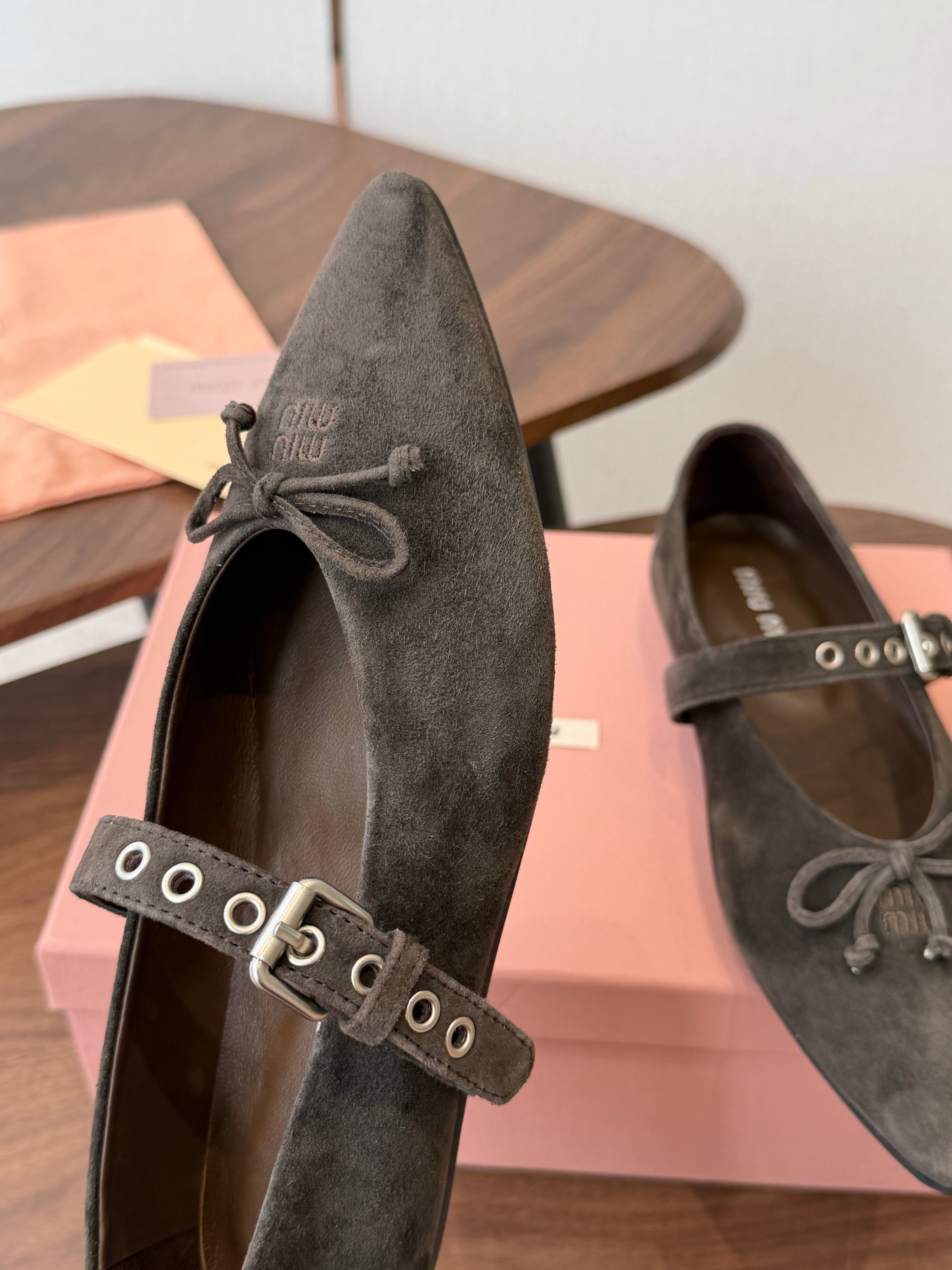 Miu Pointed-Toe Ballerina Flats Taupe Suede 940007