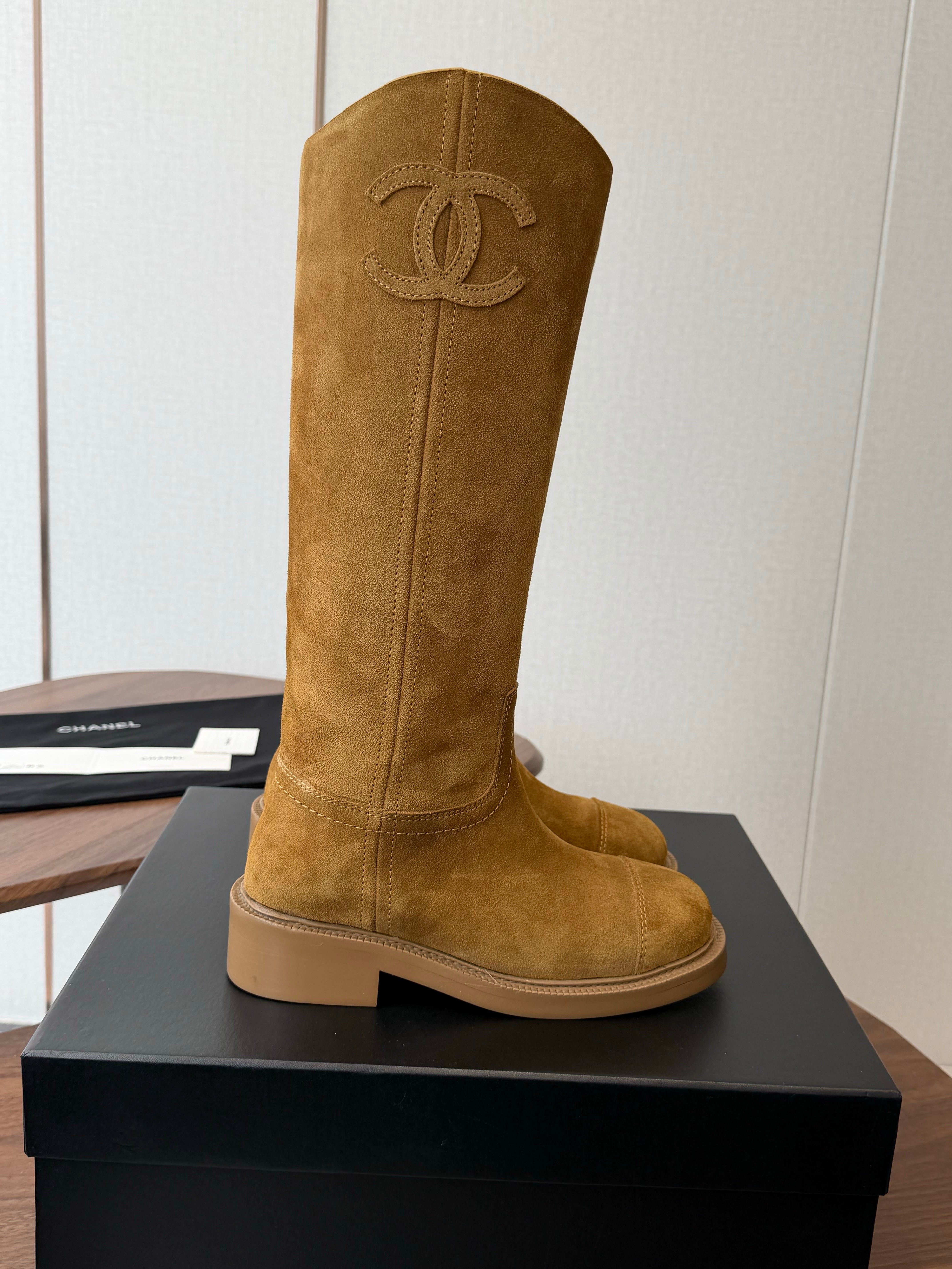 CC 26s Biker Knee Boots 3cm Camel Suede 102129