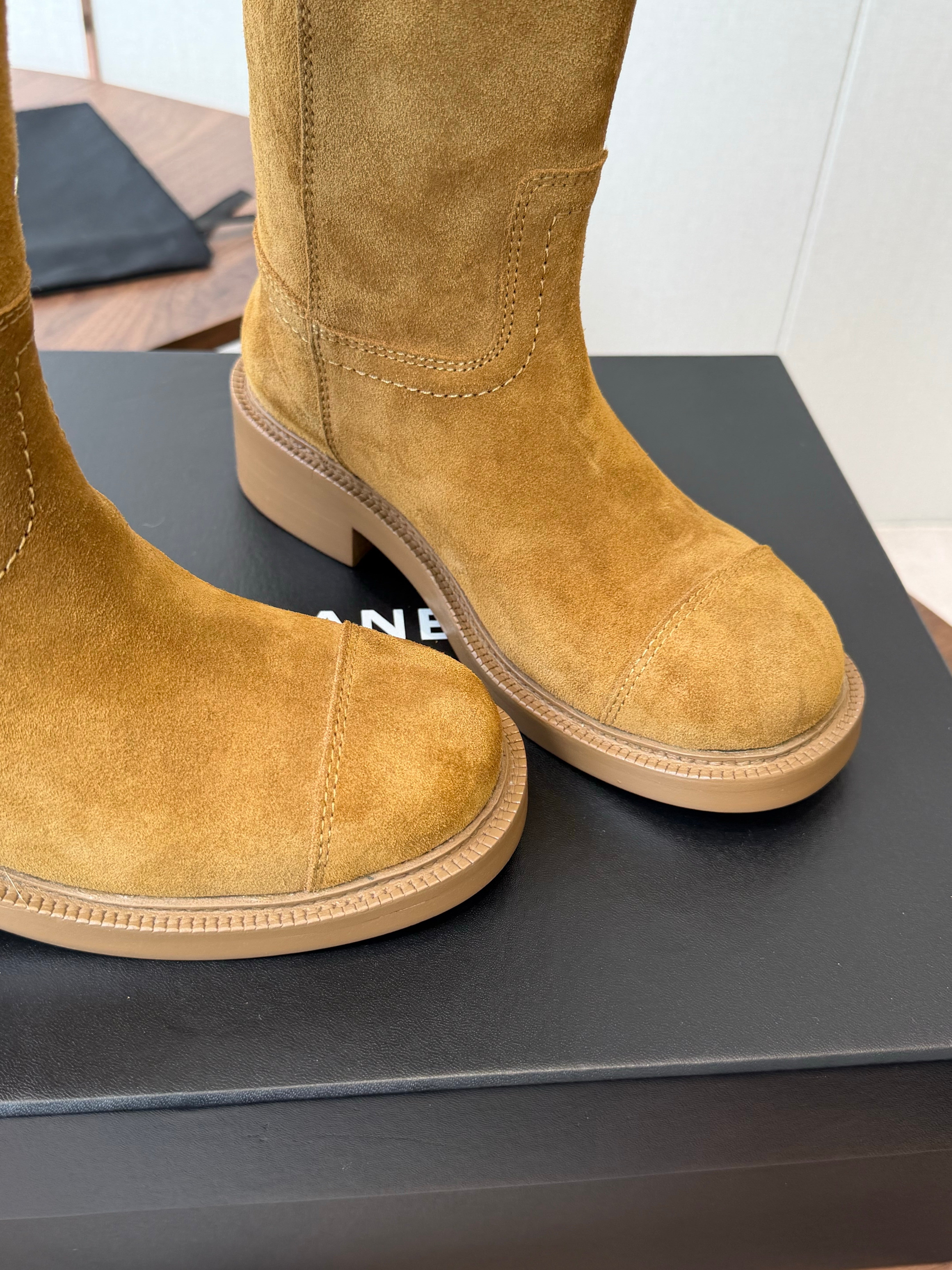 CC 26s Biker Knee Boots 3cm Camel Suede 102129