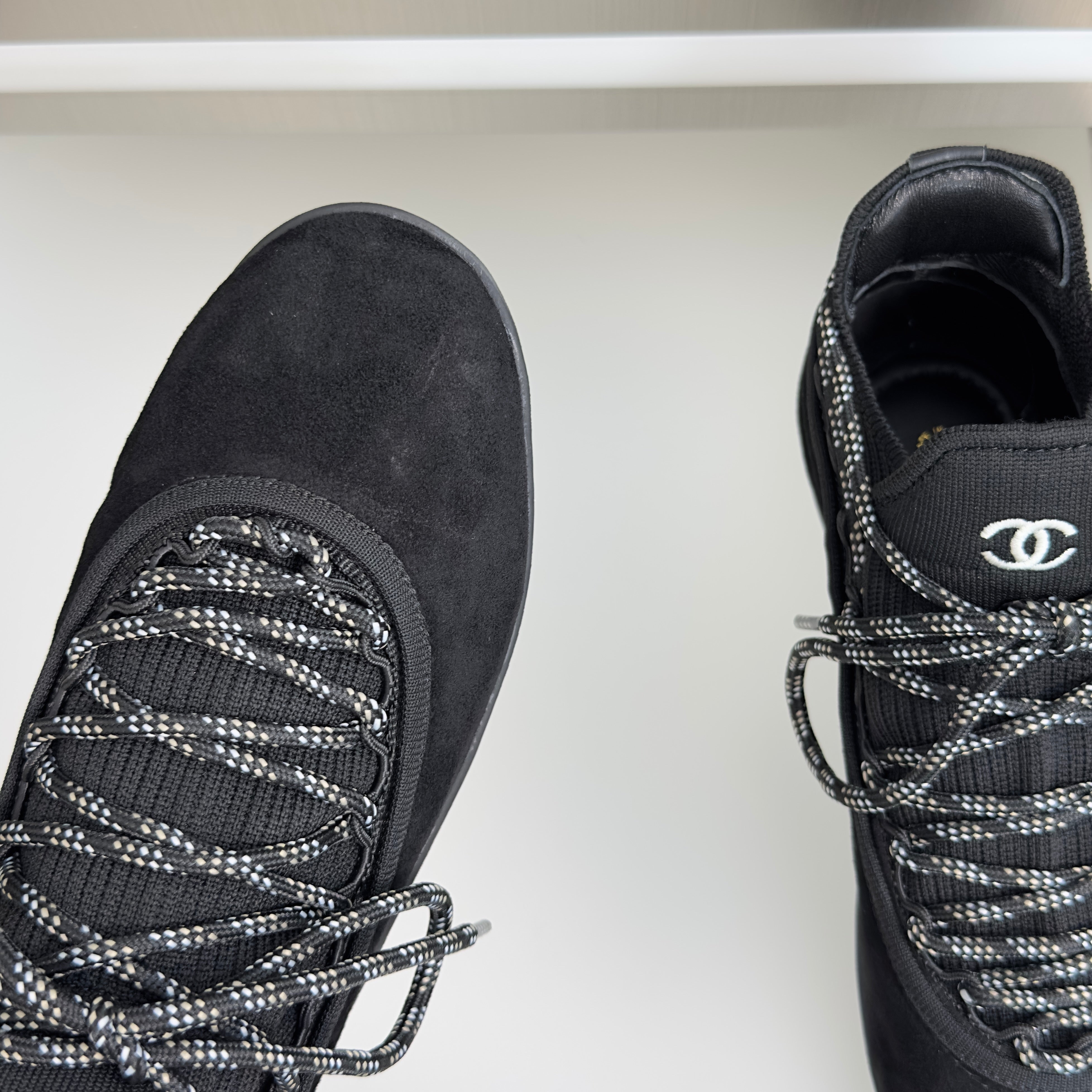 CC 26s Métiers d’art 2026 Sneakers Black Suede Fibers 869410