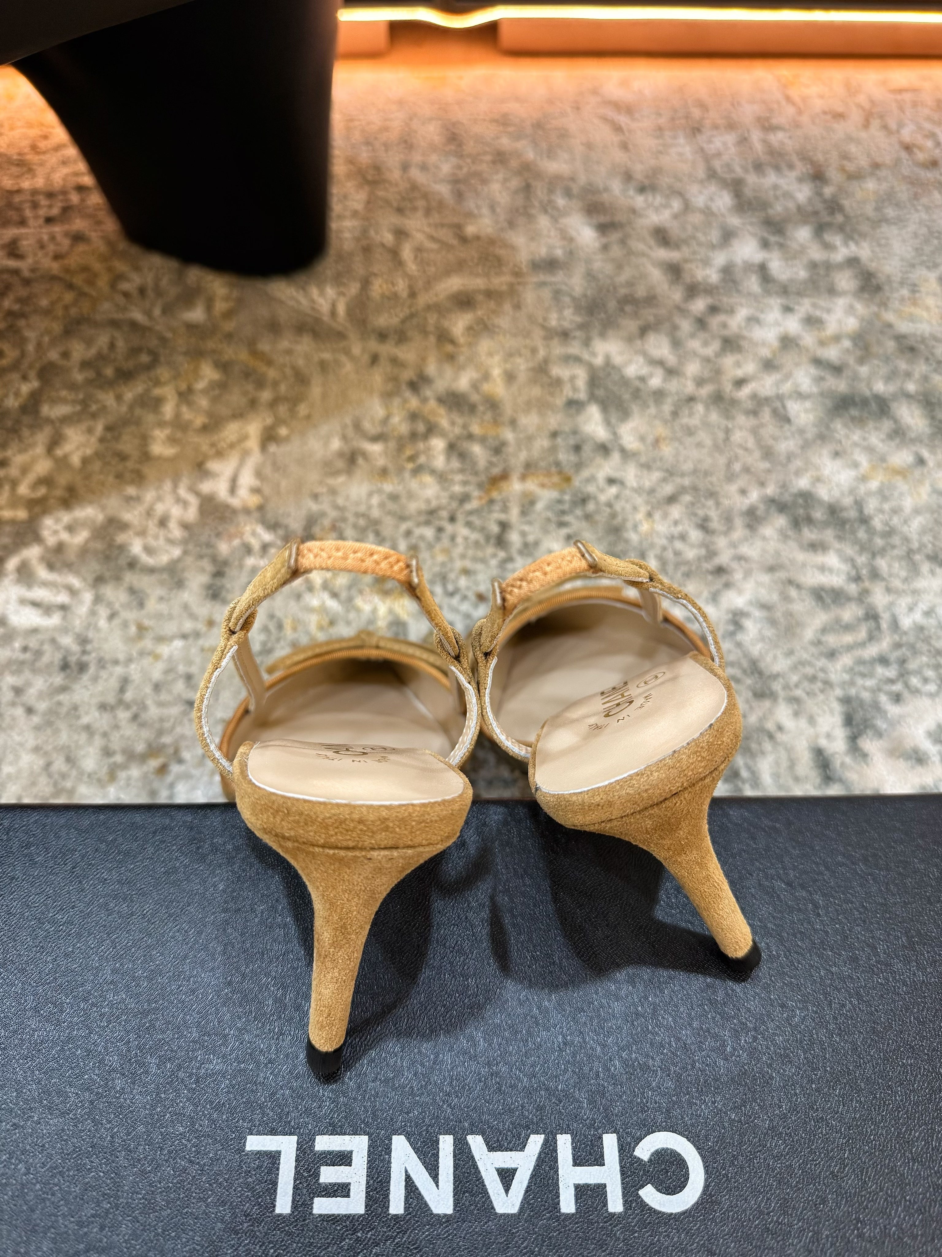 CC Vintage Slingback 6.5cm Black Beige Suede Sheepskin 637203