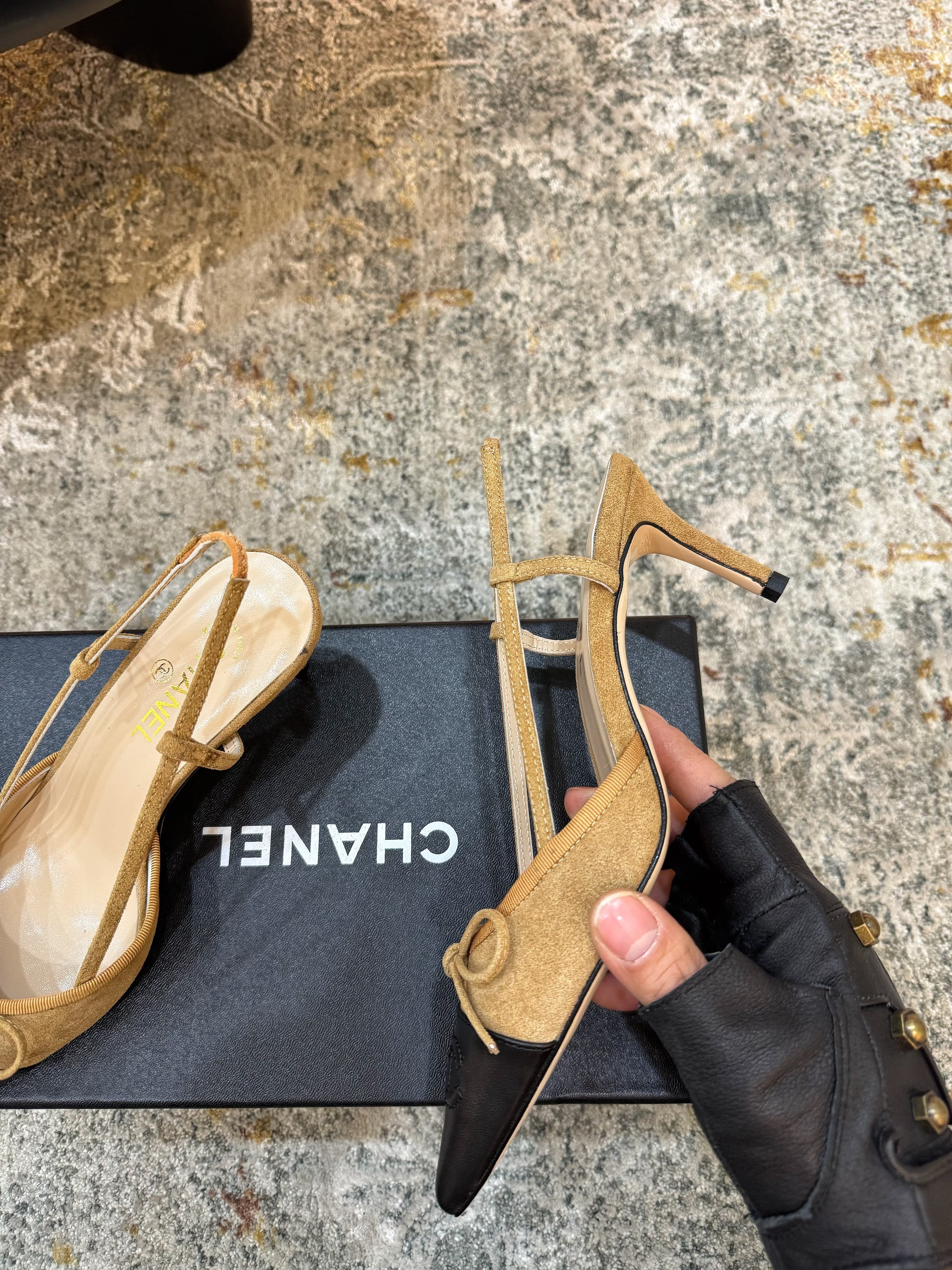 CC Vintage Slingback 6.5cm Black Beige Suede Sheepskin 637203