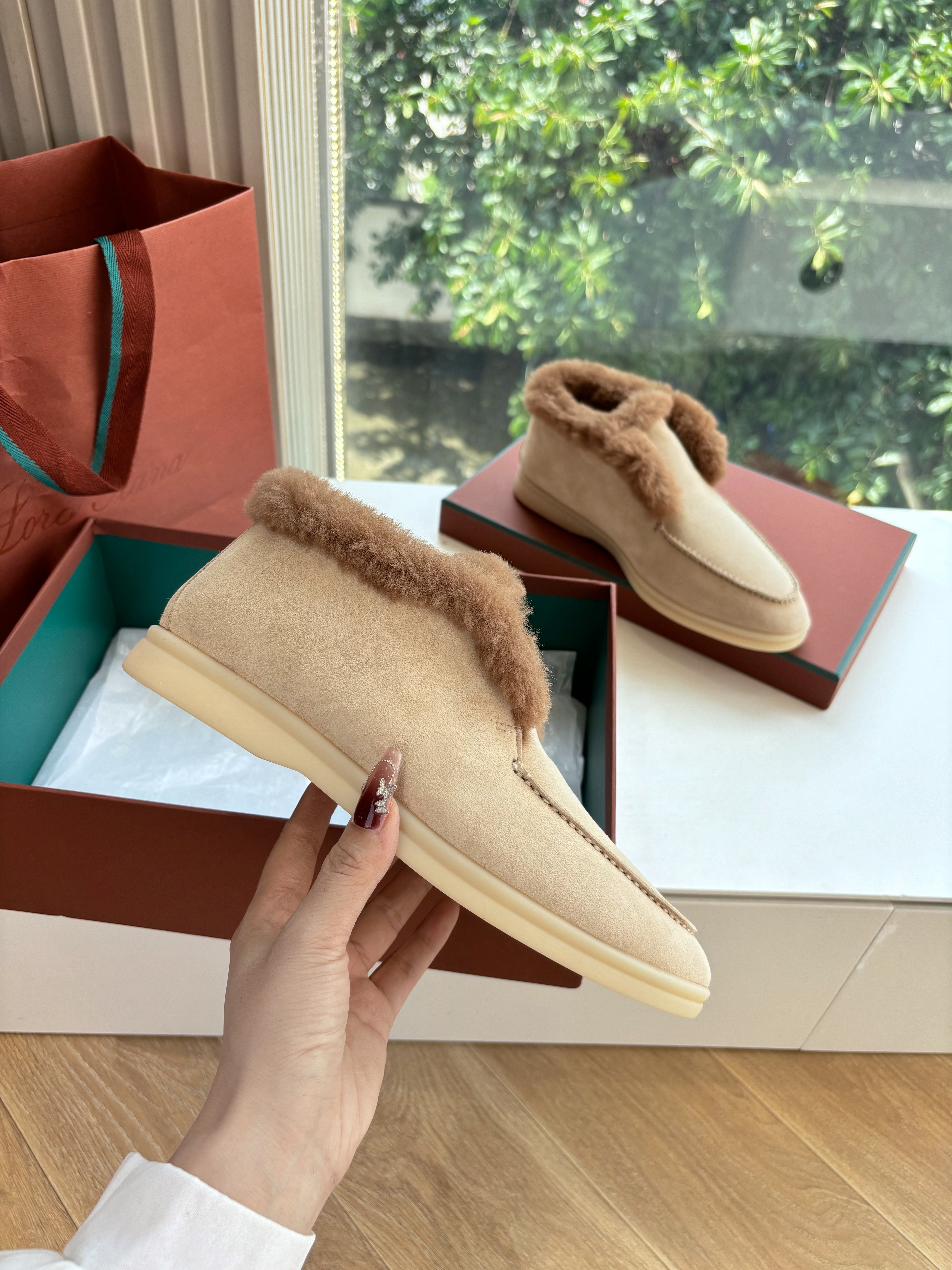 LP Open Walk Ankle Boot Light Beige Brown Fur Suede 507421