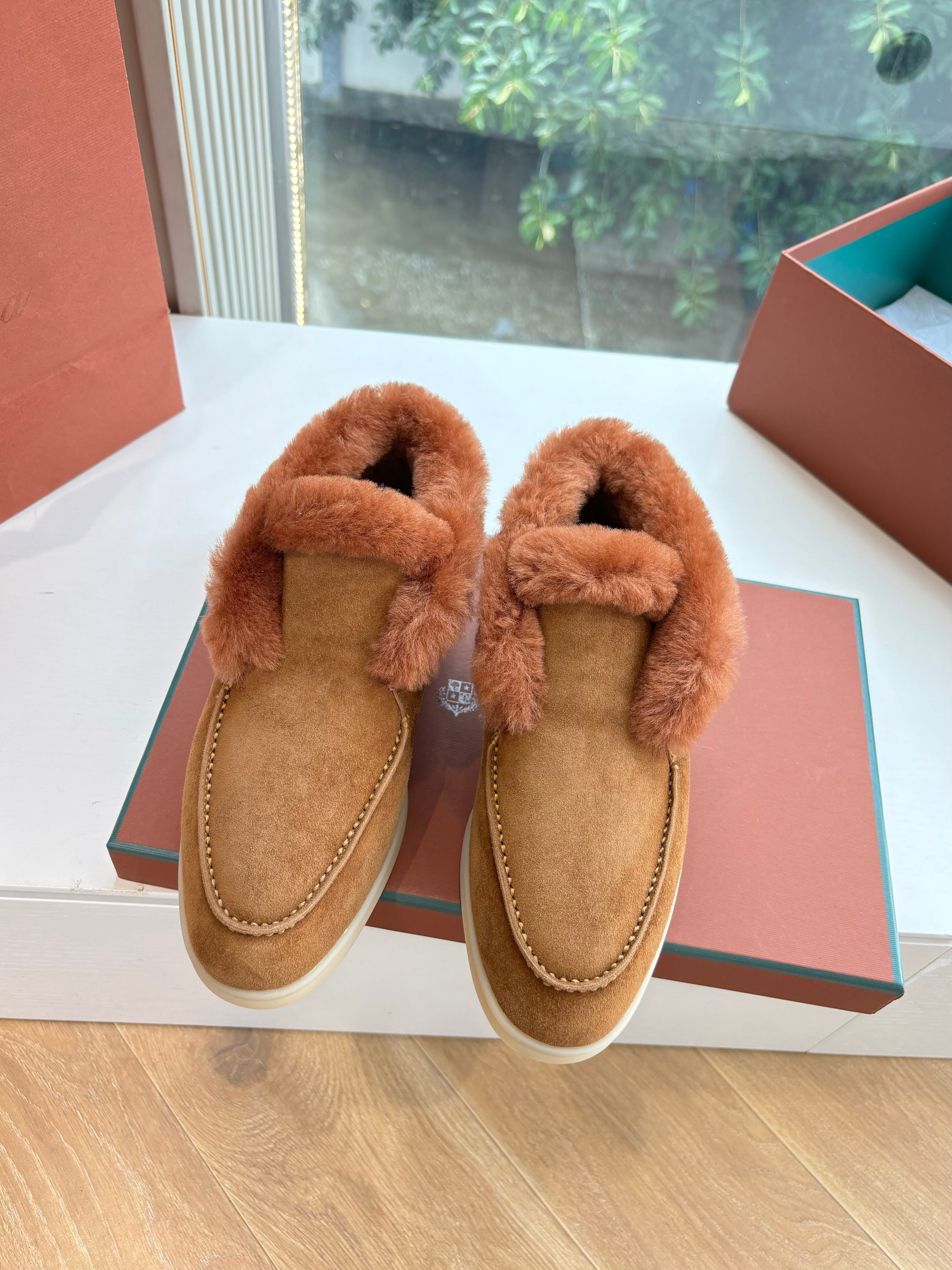 LP Open Walk Ankle Boot Brown Fur Suede 507422