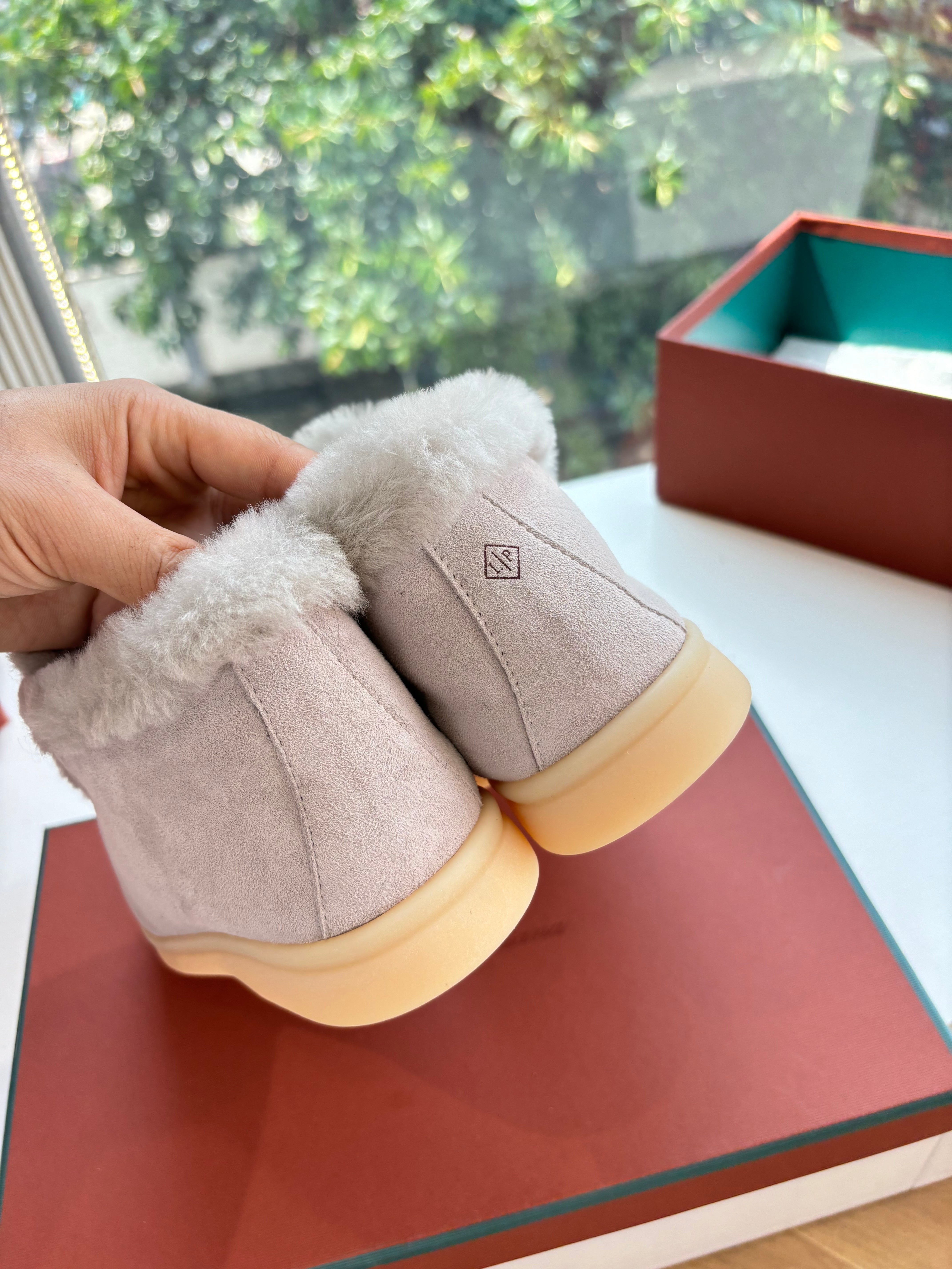 LP Open Walk Ankle Boot Pale Taupe Fur Suede 507423