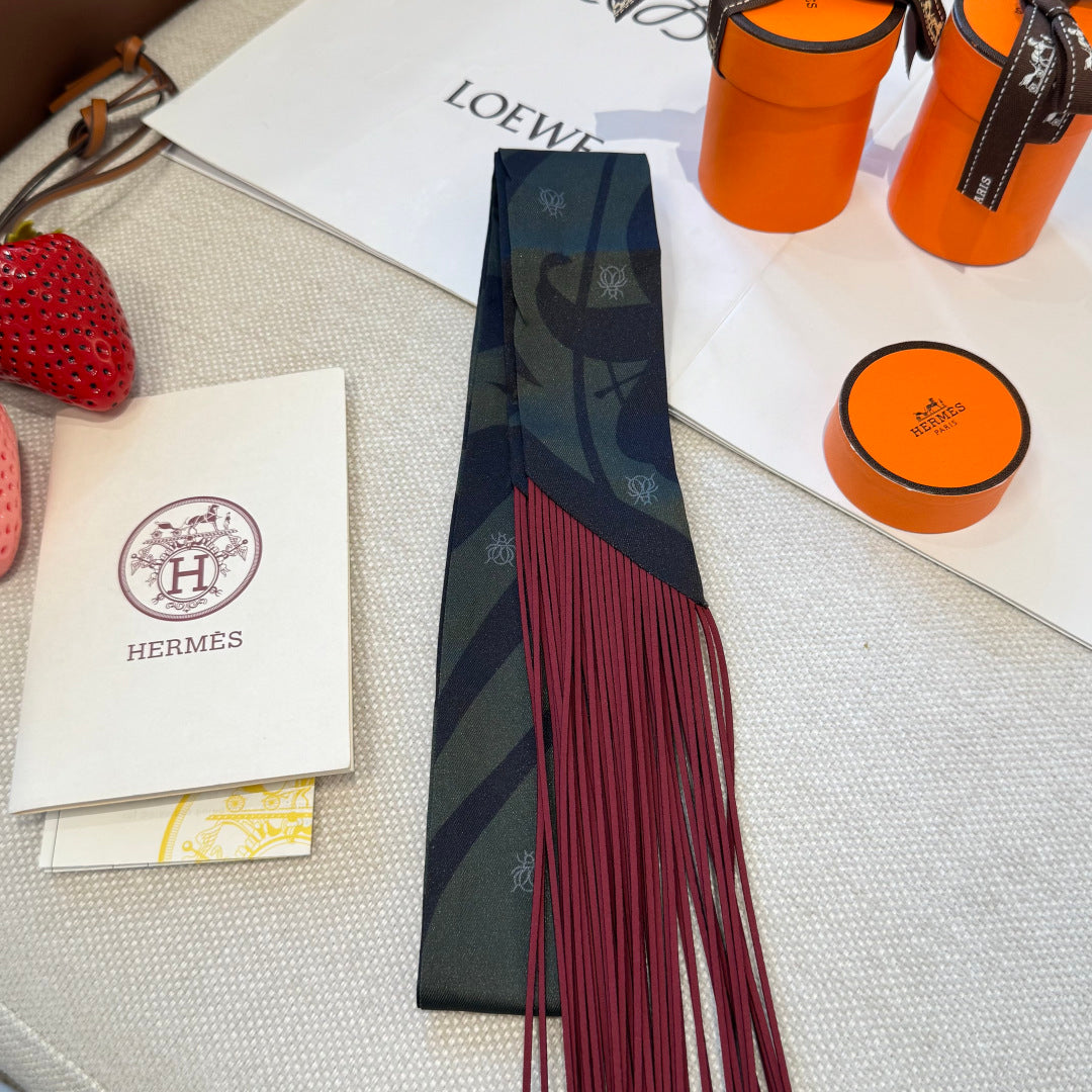 HM 26s Scarf 5x86 In Mulberry Silk 552517