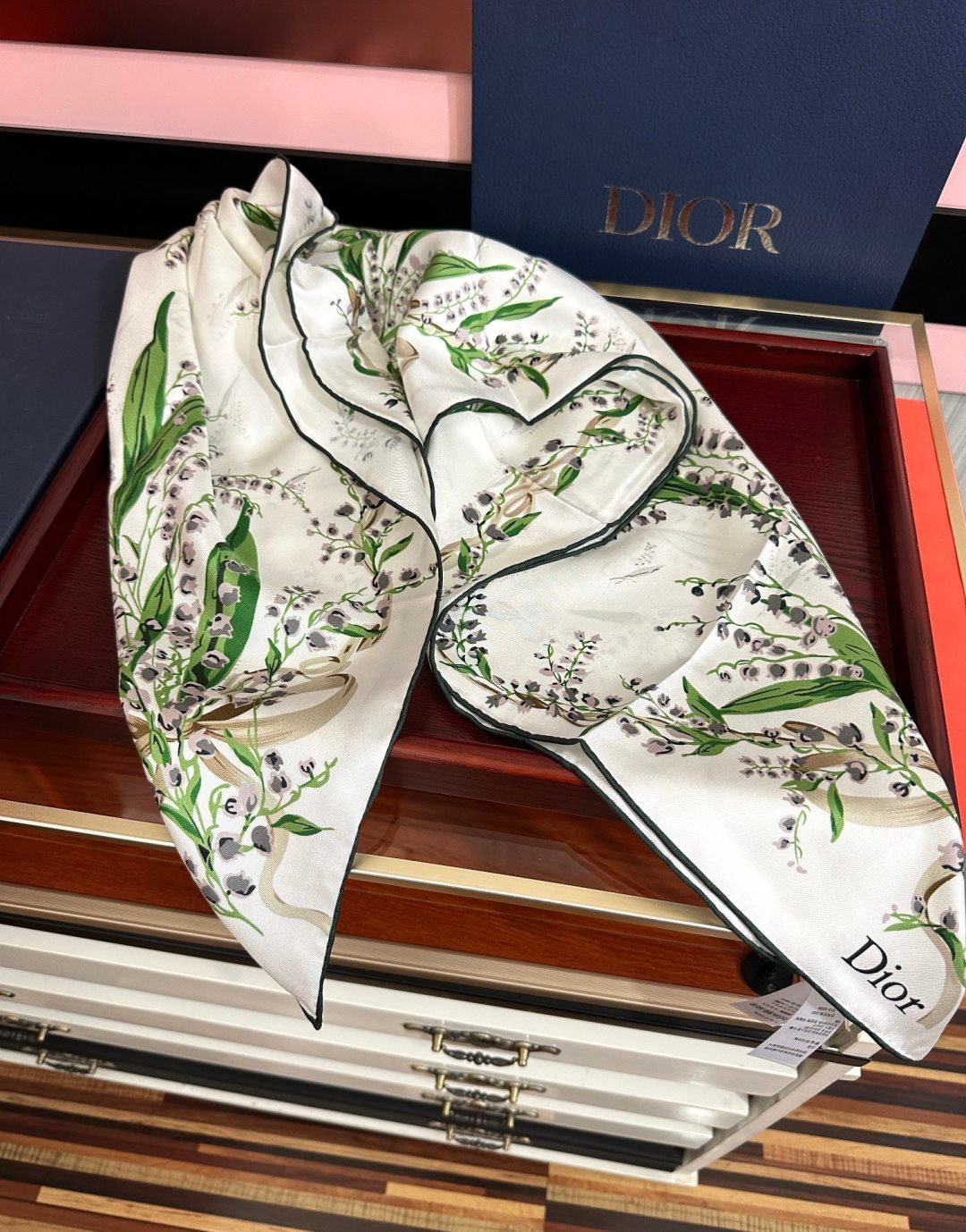 CD Scarf 90x90 Colorful Twill Silk 461779