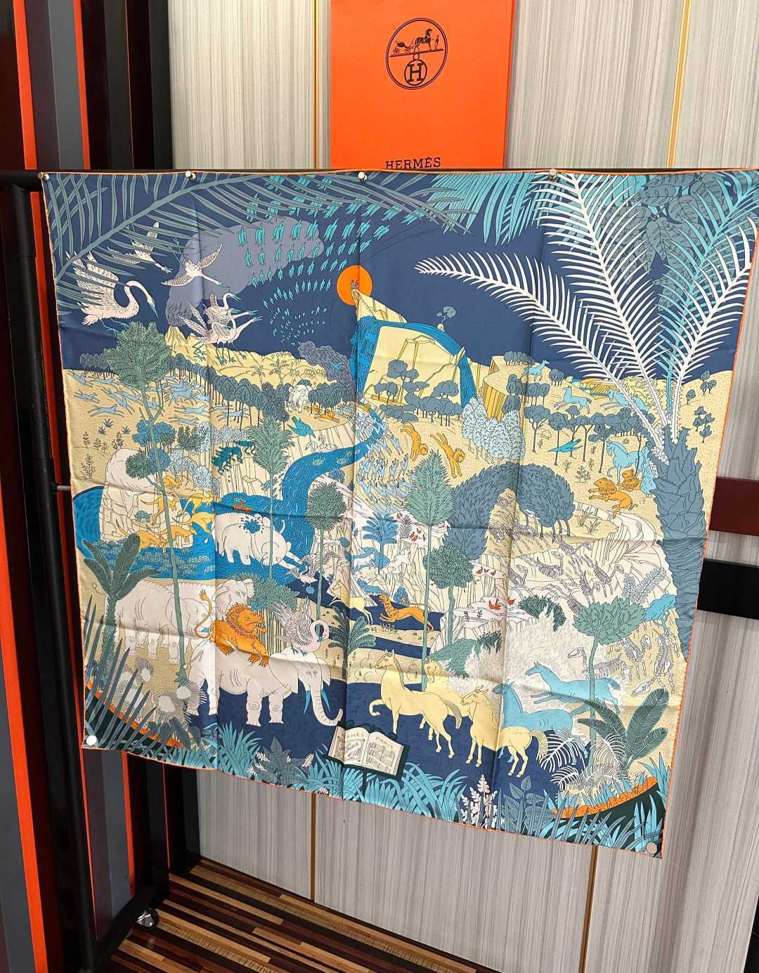 HM Scarf 90x90 Colorful Twill Silk 511156