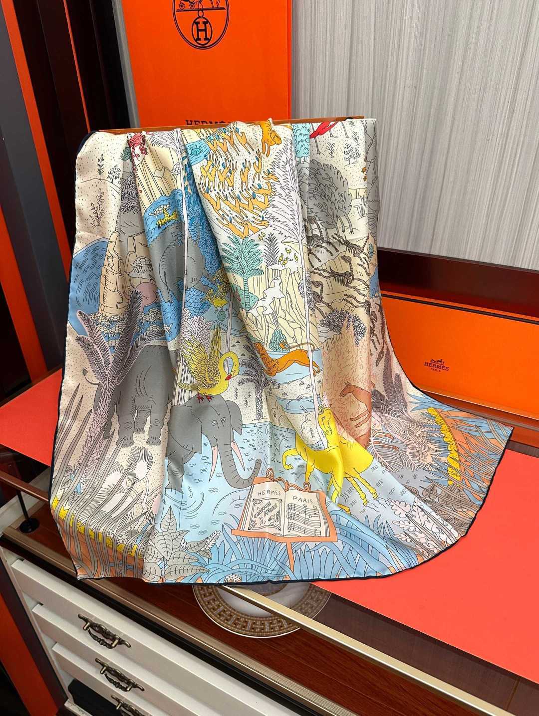 HM Scarf 90x90 Colorful Twill Silk 511157