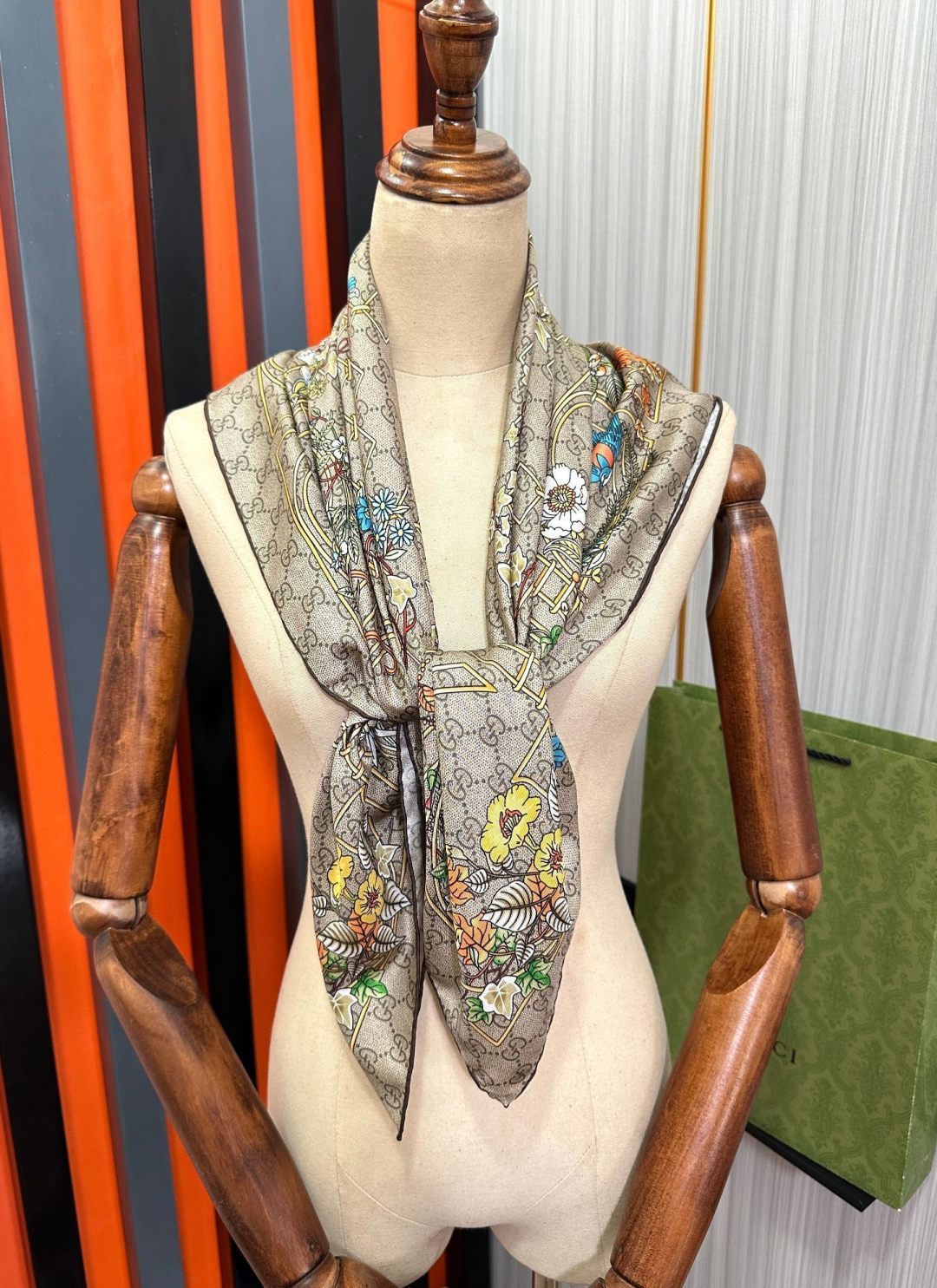 GG Scarf 90x90 Colorful Twill Silk 511172