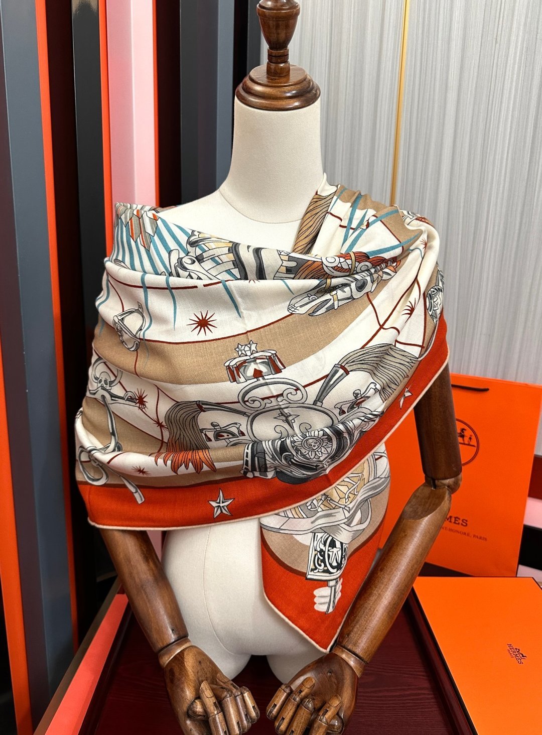 HM 26s Scarf 140 In Cashmere And Silk 475954