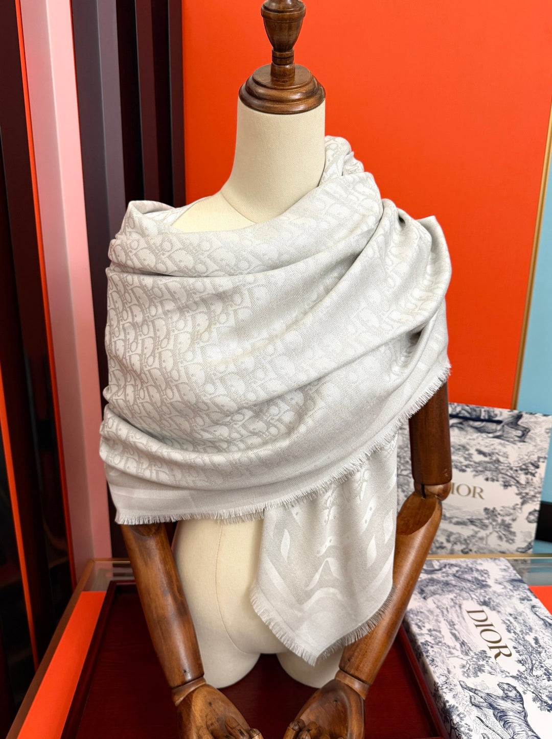 CD Scarf 140x140 Colorful Twill Silk Cashmere536594