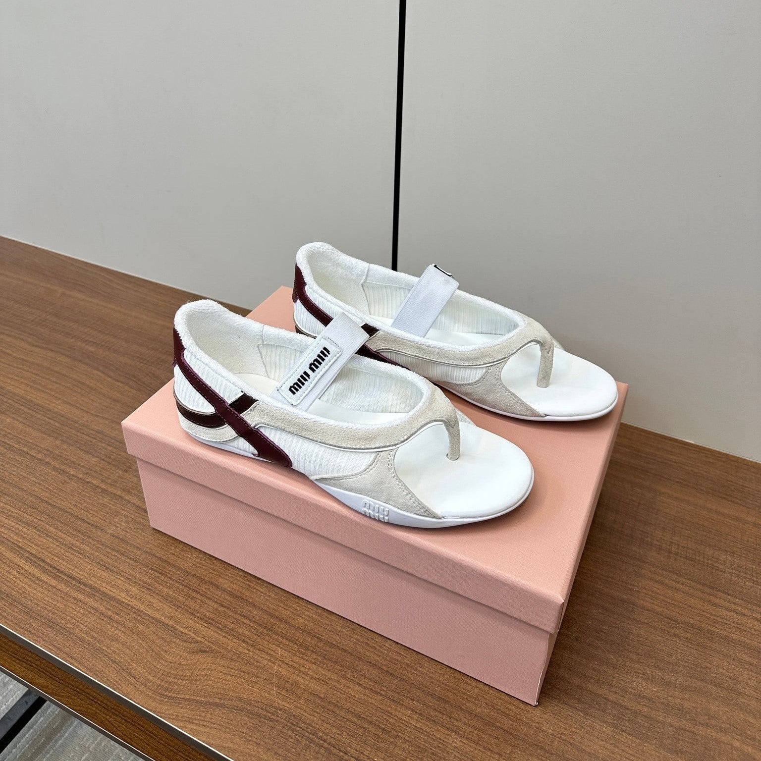 Miu Thong Sandals In White Brown Suede Tech Fabric