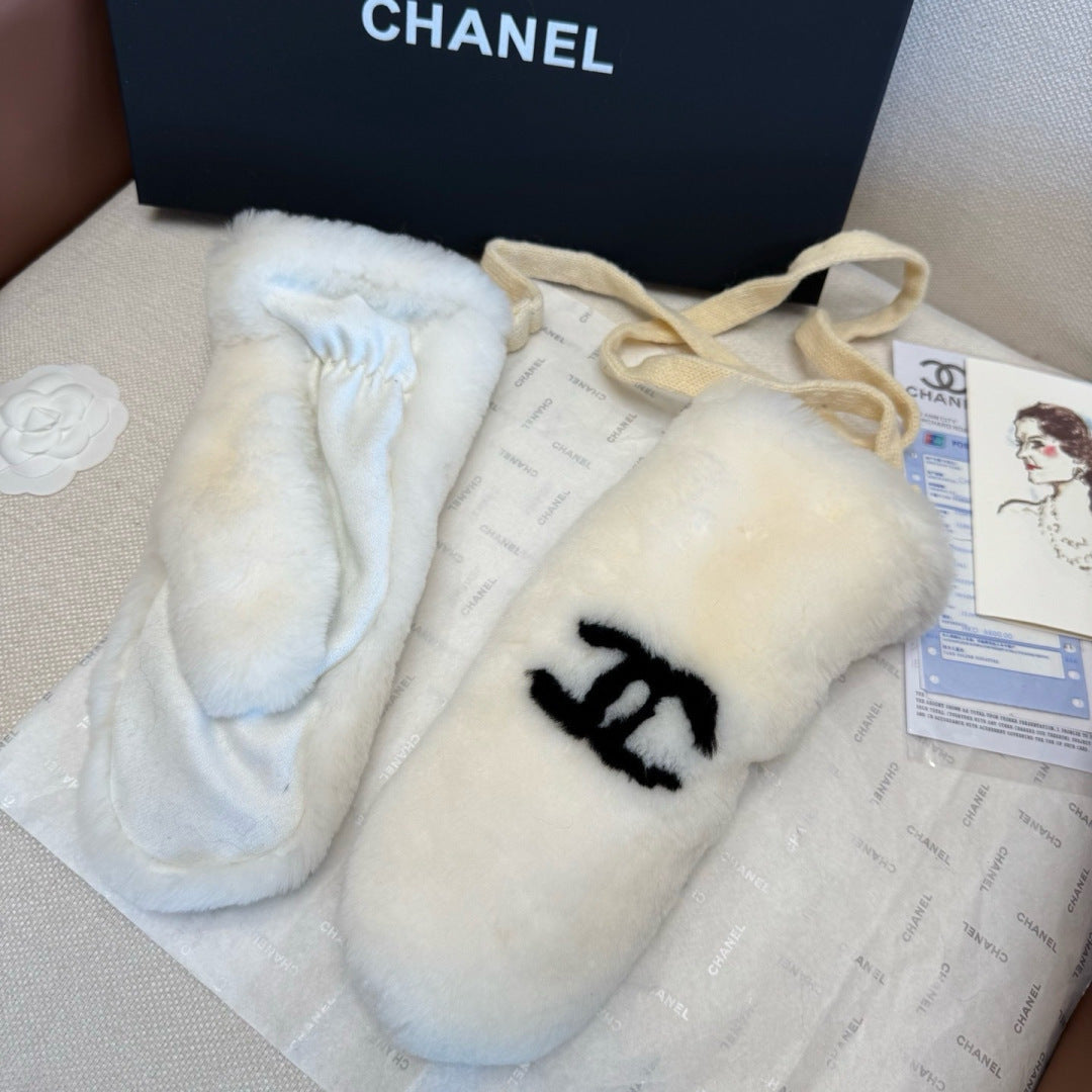 CC 26s Gloves Fur 556359