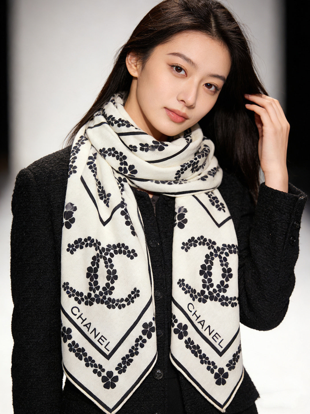 CC Double-Sided Scarf 135cm White Mulberry Silk Cashmere 153153