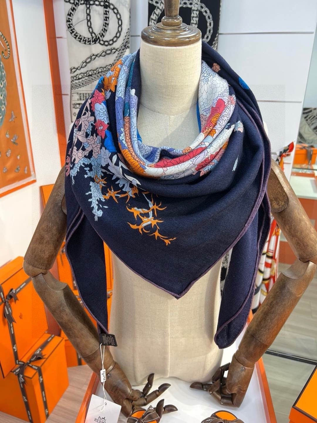 HM 26s Scarf 140 In Cashmere And Silk 303342