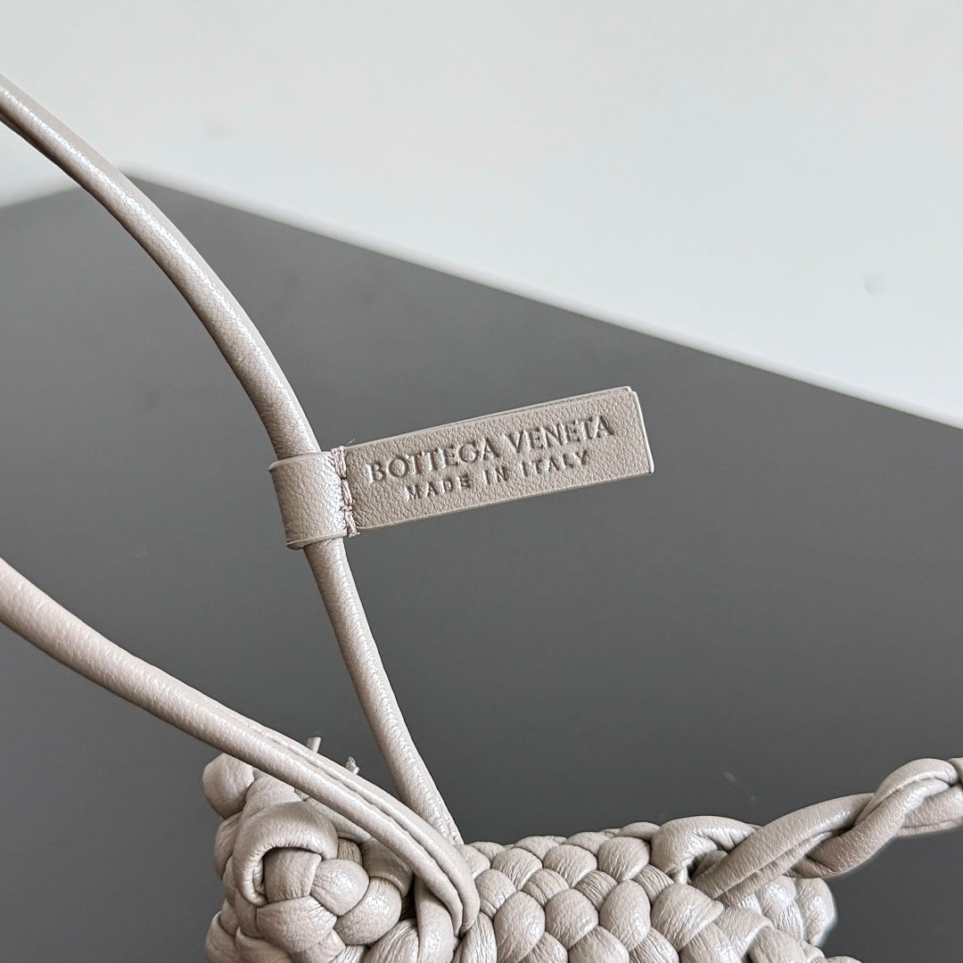 BV 25 Woven Kitten Charm Grey leather