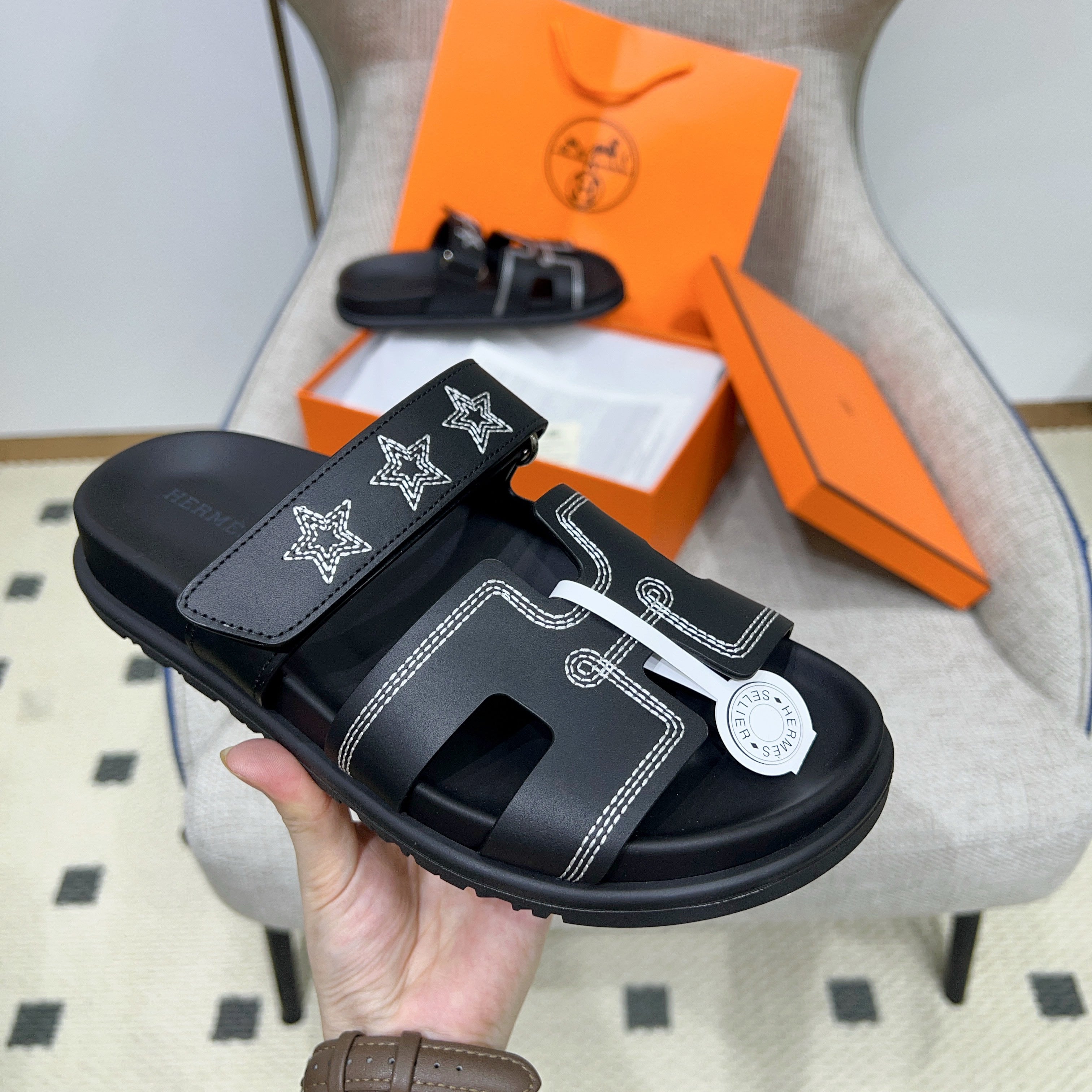 HM Chypre Sandal Black Embroidered Black Cowhide 852218