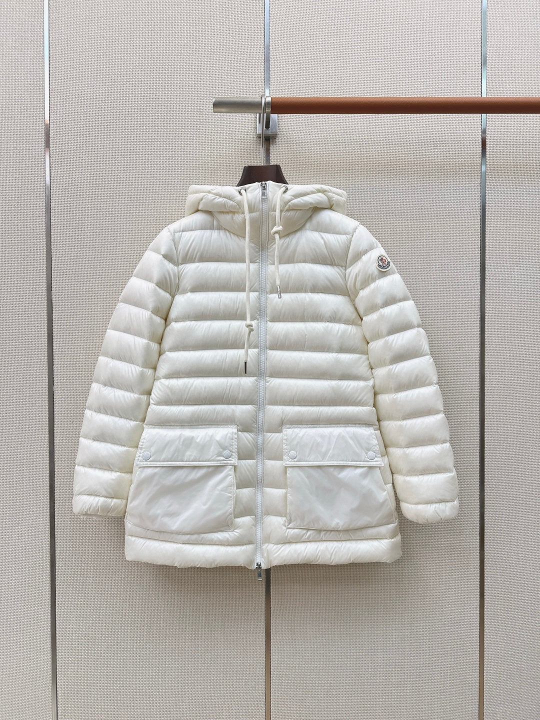 Moncler 26s Jasmin Short Down Jacket White 419283