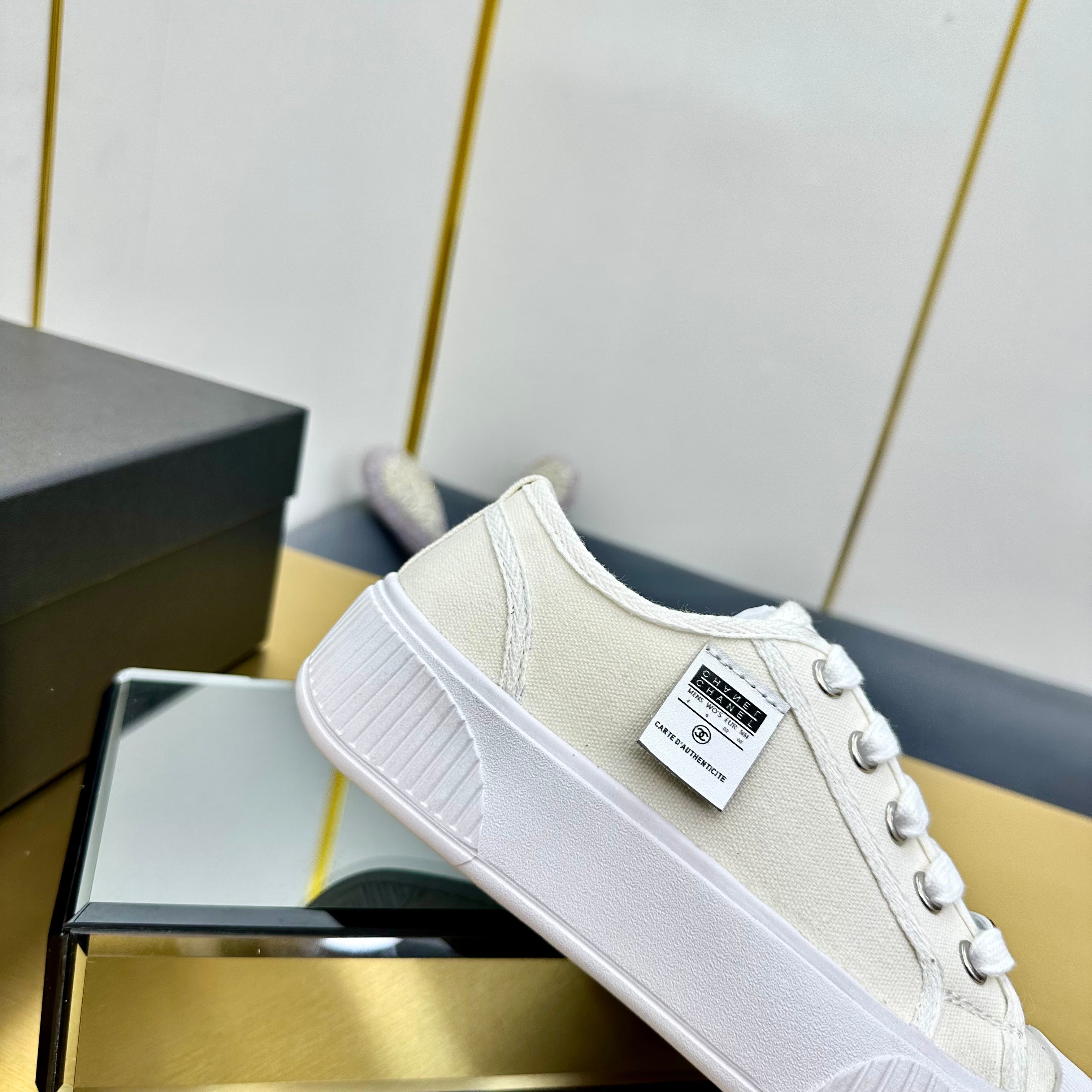 CC 26s Platform Sneakers Cream Canvas 832619