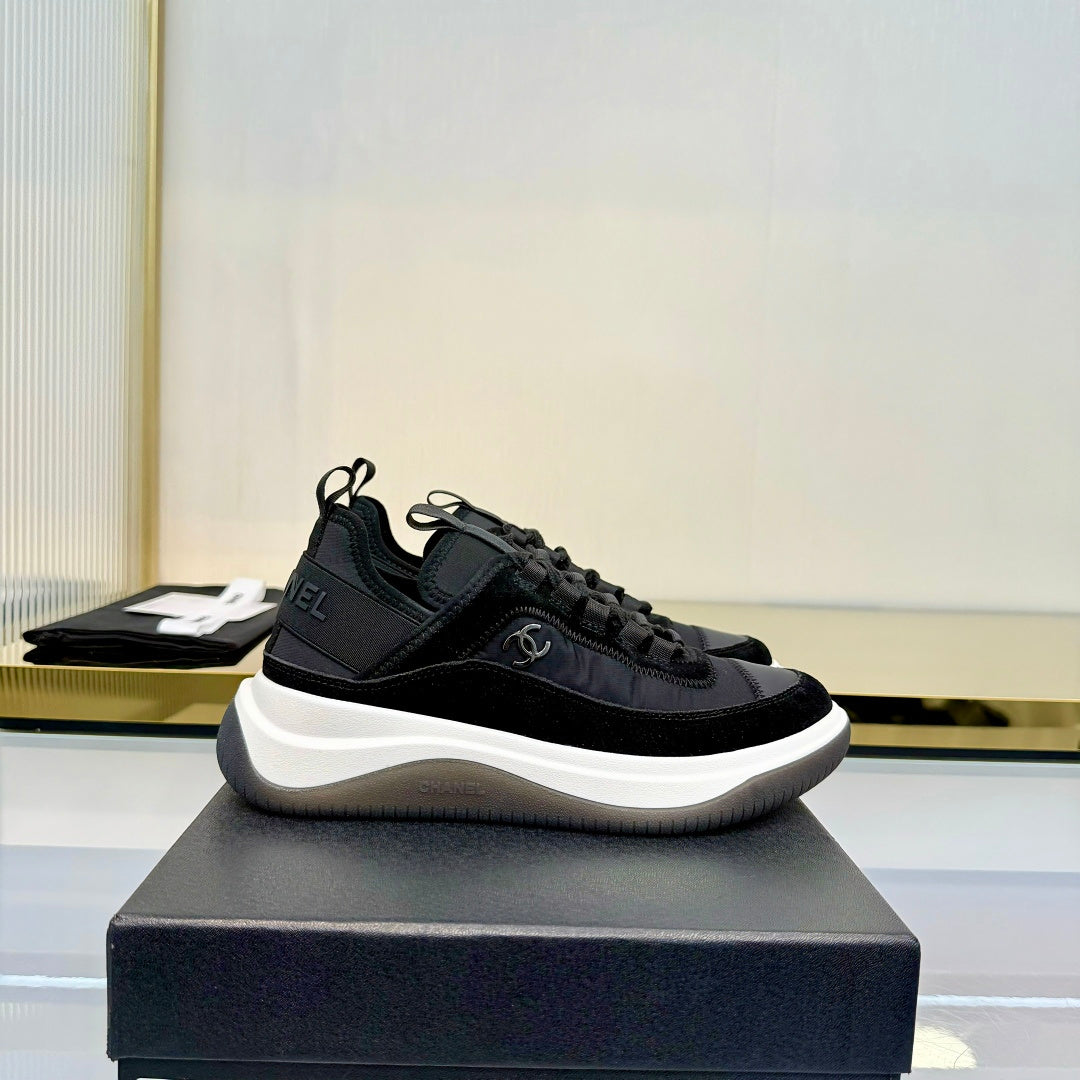 CC 26s Casual Sneakers Black Suede 928048