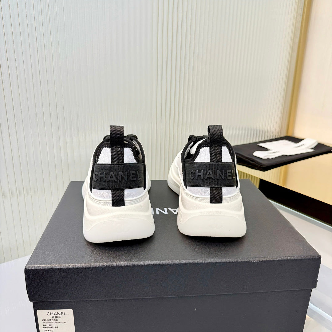 CC 26s Casual Sneakers Black White Suede 928049