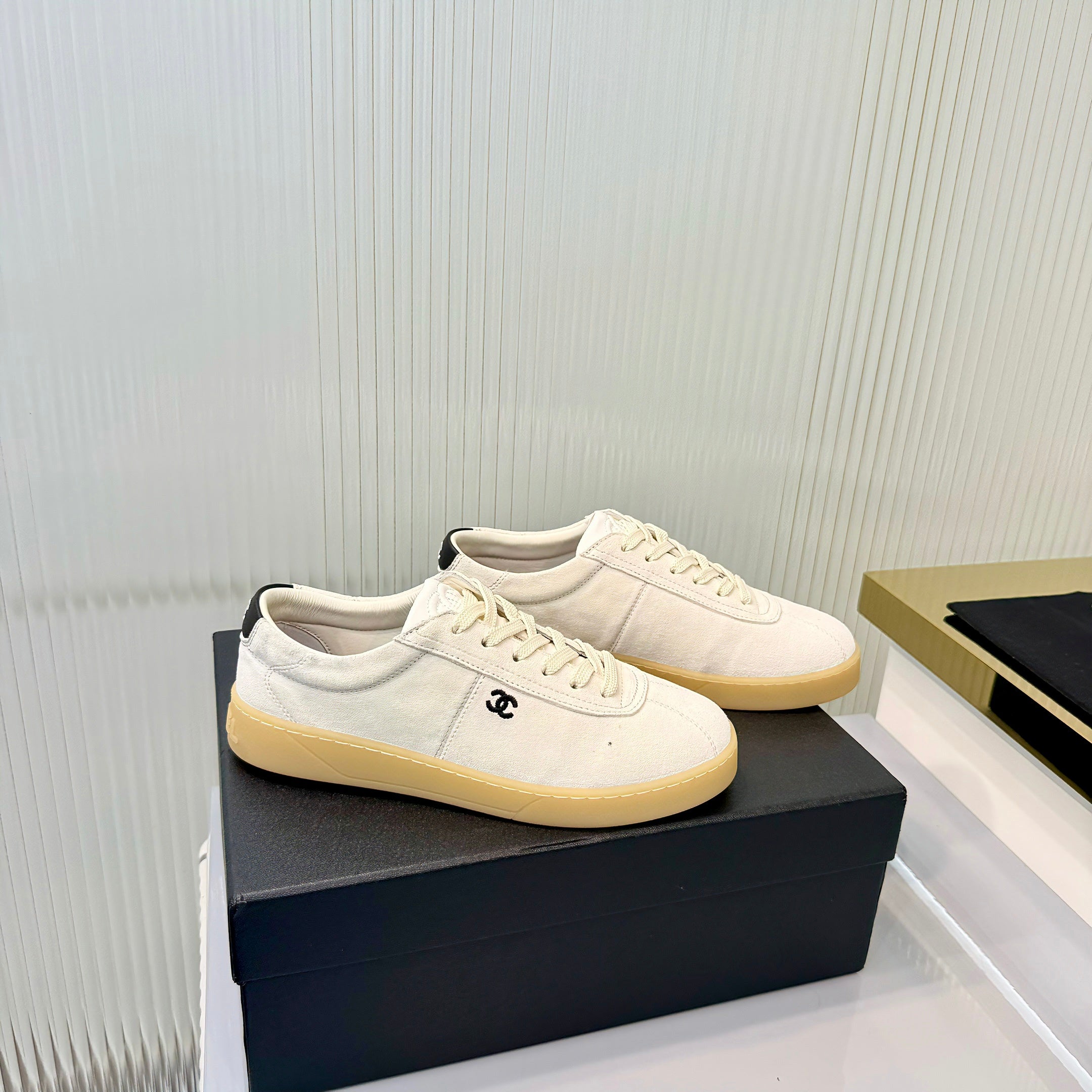 CC 26 Trainer Ivory Suede 713981