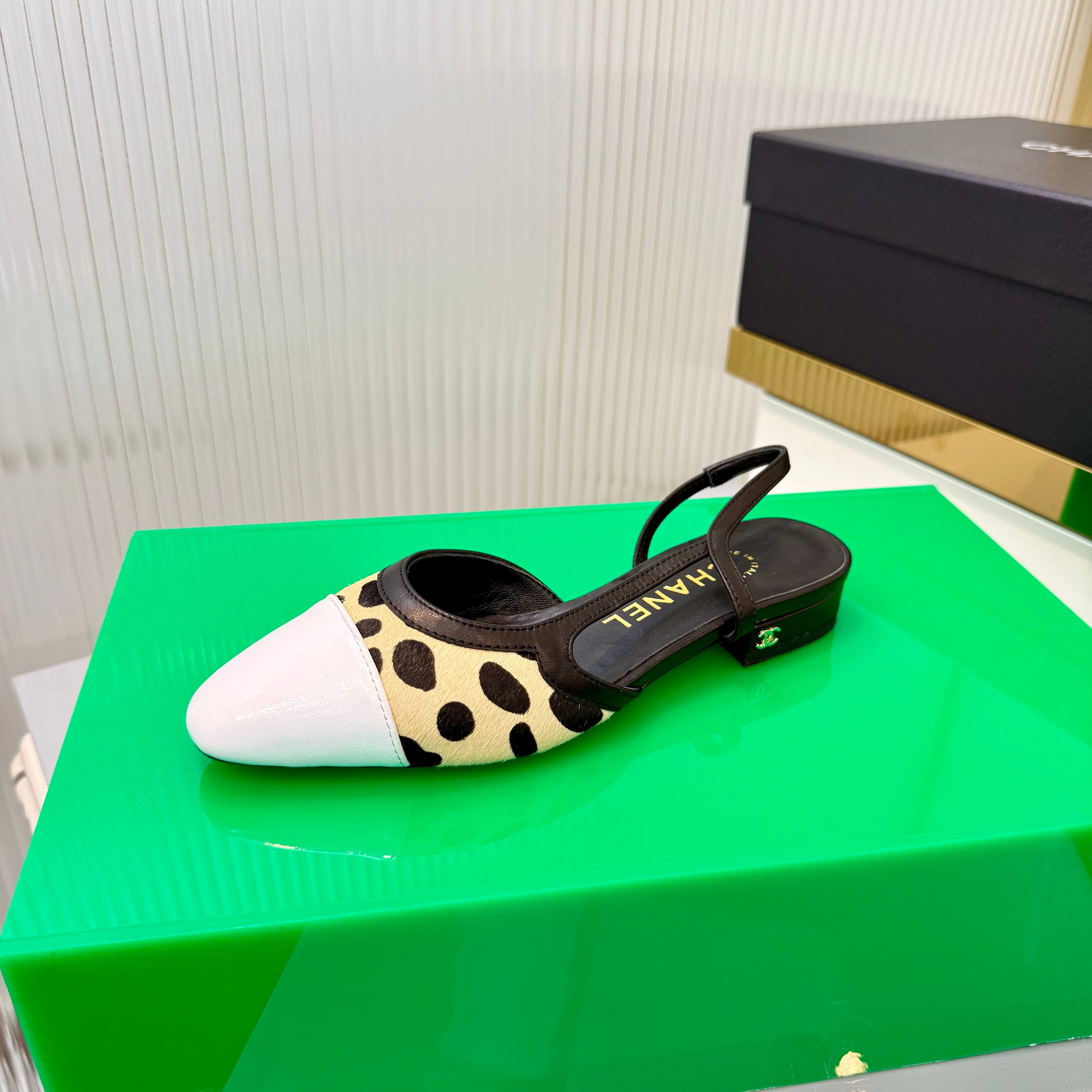 CC Slingback Flat White Beige Leopard-Print Leather 923835