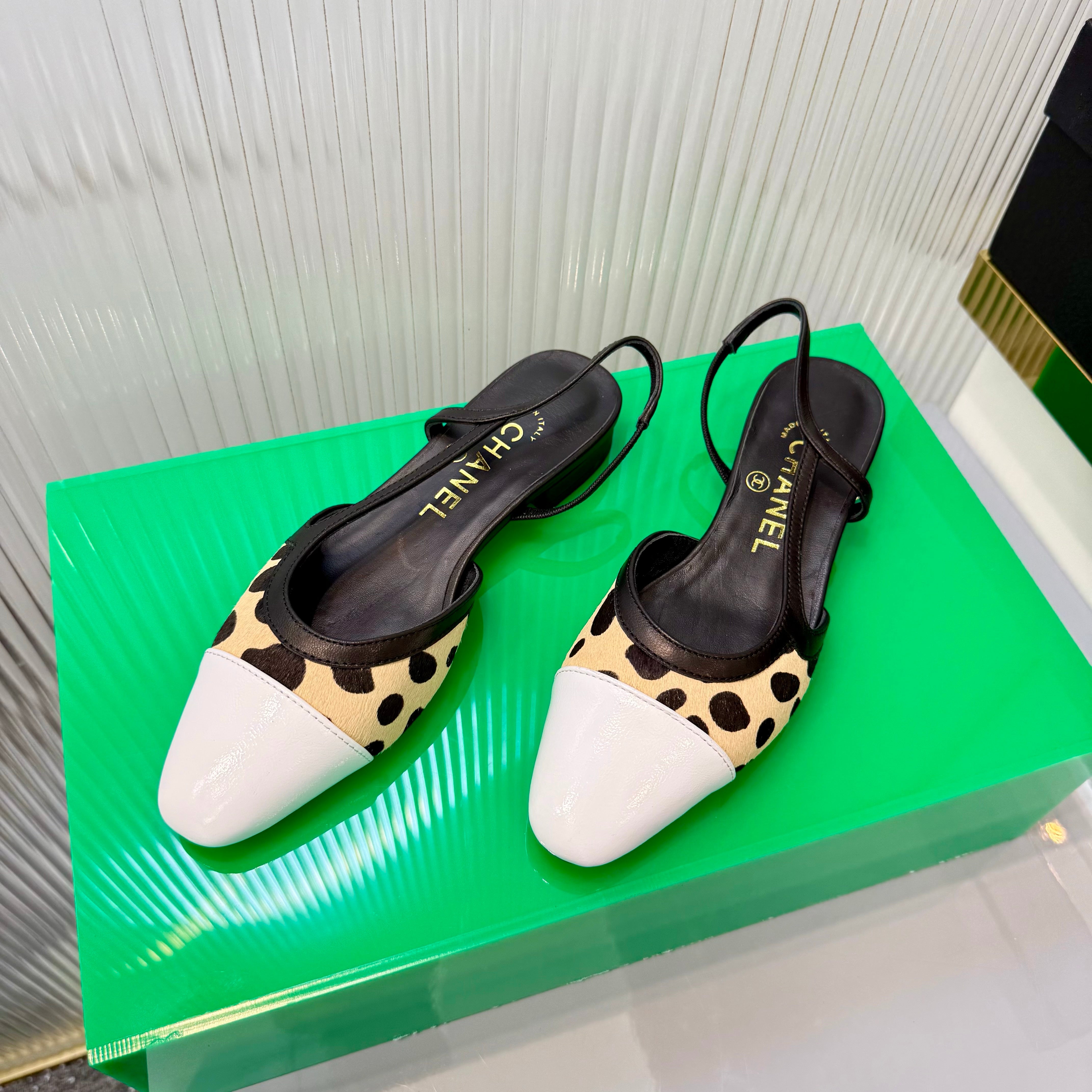 CC Slingback Flat White Beige Leopard-Print Leather 923835