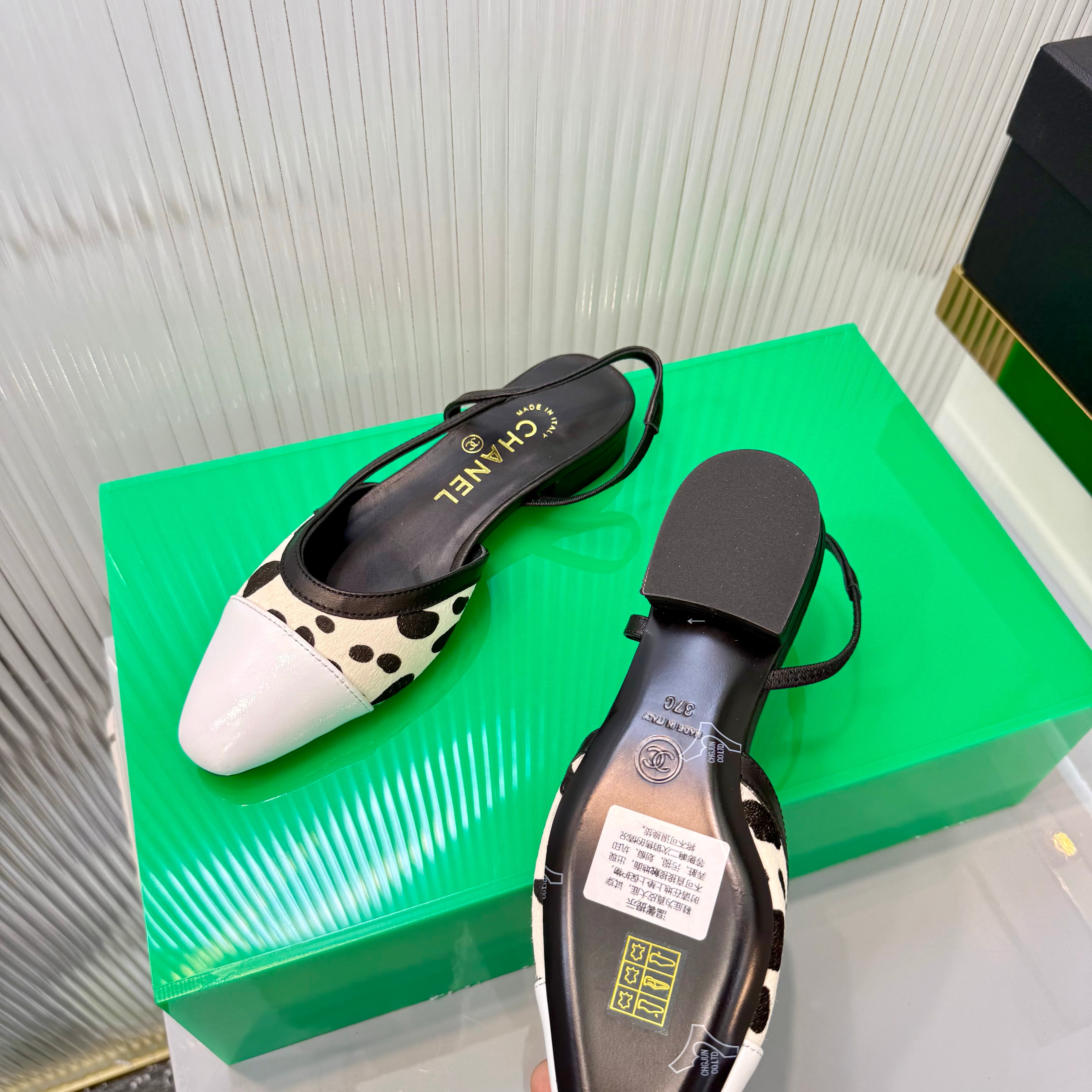 CC Slingback Flat White Cream Leopard-Print Leather 923837