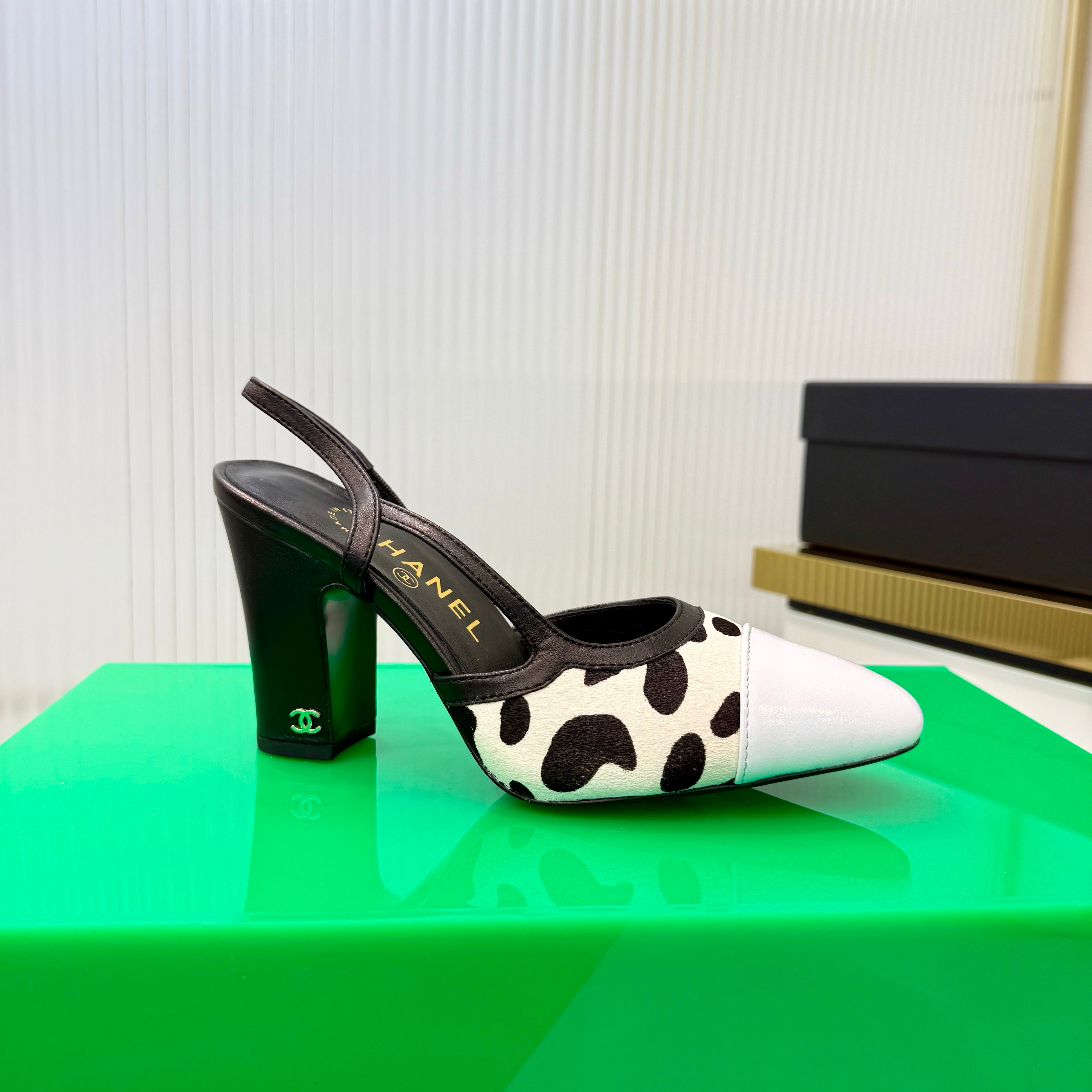 CC Slingback 9cm White Cream Leopard-Print Leather 923845