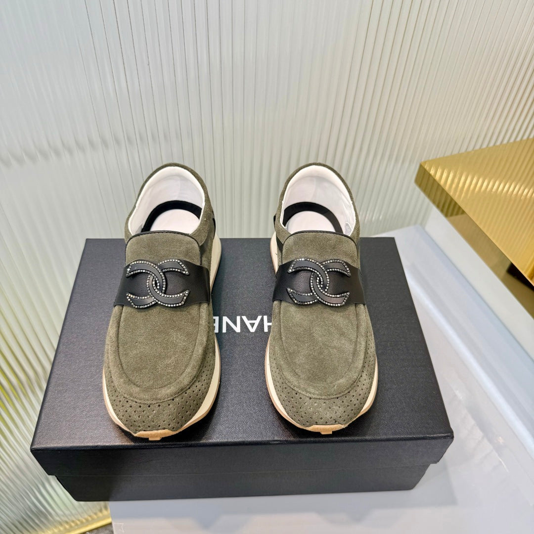 CC 26s Casual Sneakers Olive Suede 927081