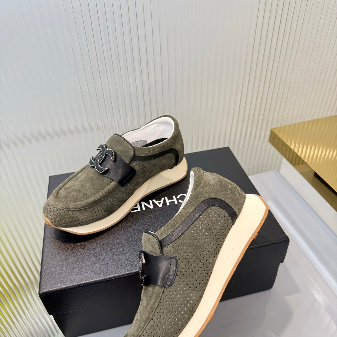CC 26s Casual Sneakers Olive Suede 927081