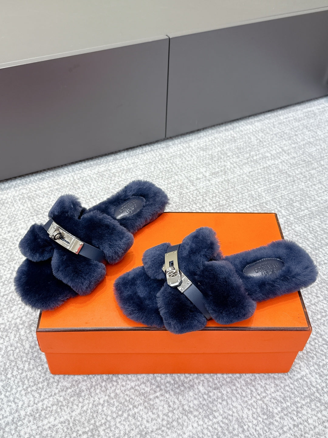 HM 25s H Shaped Slipper with Buckle Navy Blue Shearling 462192
