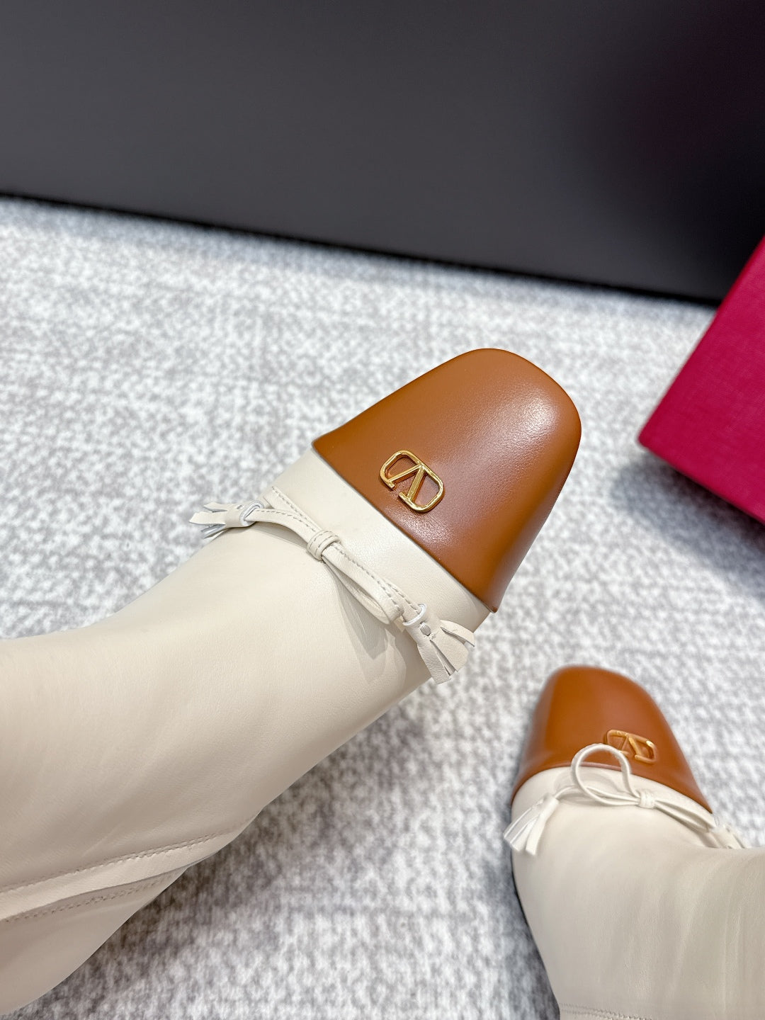 VT Garavani 60mm Valet Du Roi Ankle Boots Cream Brown Sheepskin 462552