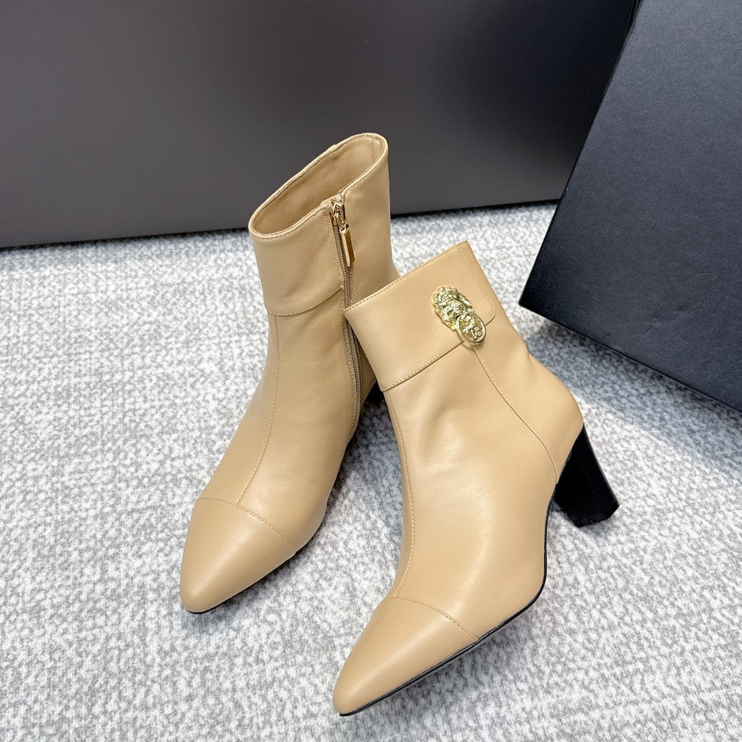 CC 2025s  Lion Pointed Toe Ankle Boots 50mm Beige Sheepskin 461622