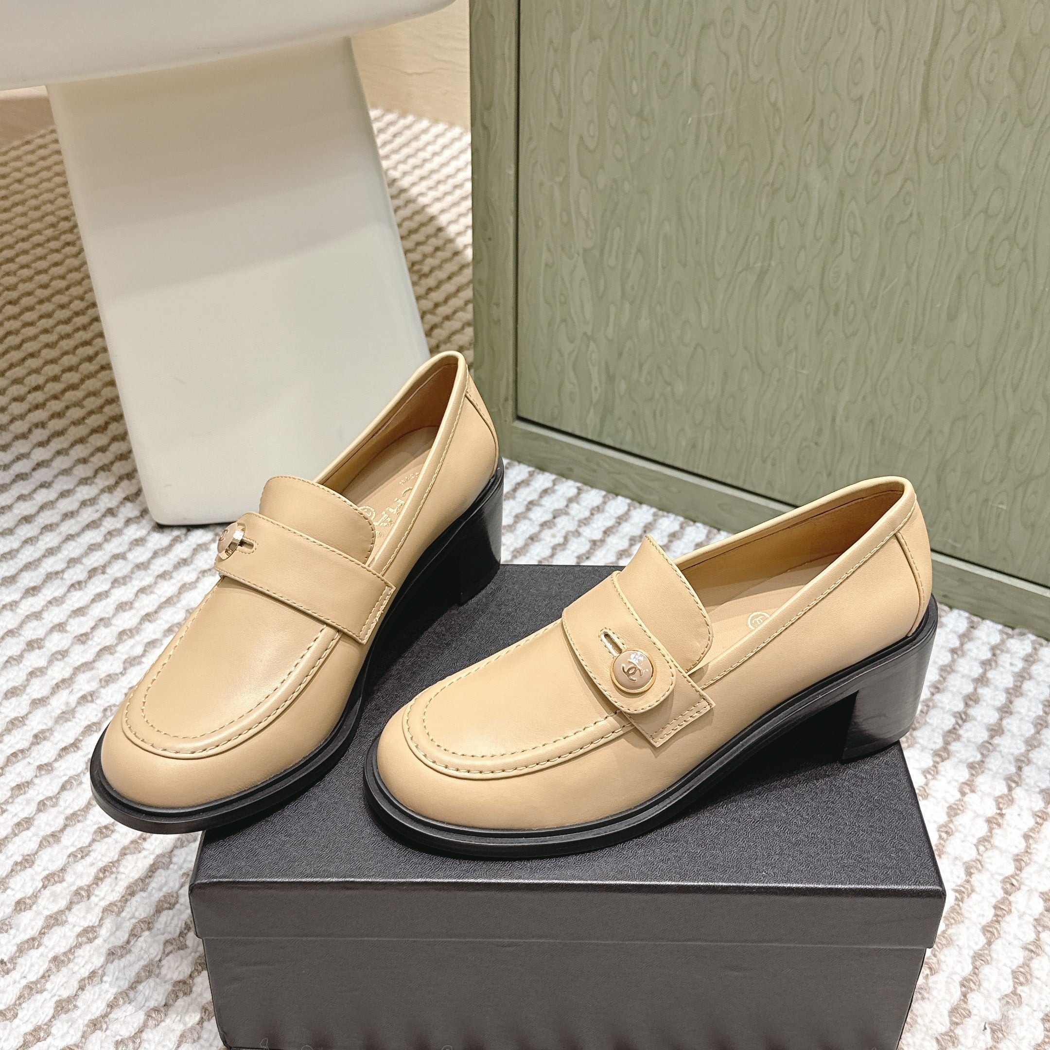 CC 26SS Loafers 6cm Beige Cowhide 653496