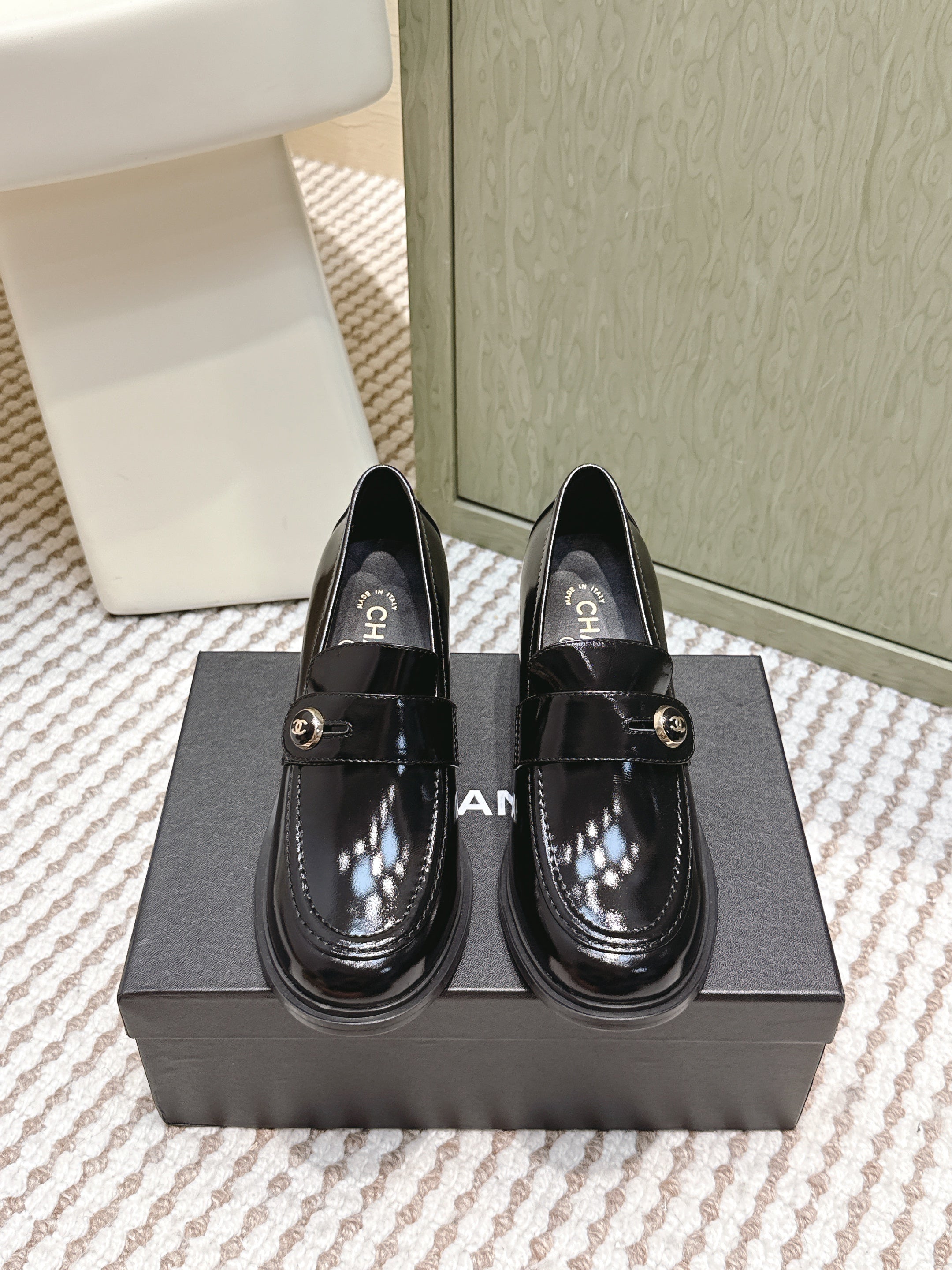CC 26SS Loafers 6cm Black Patent Leather 653497