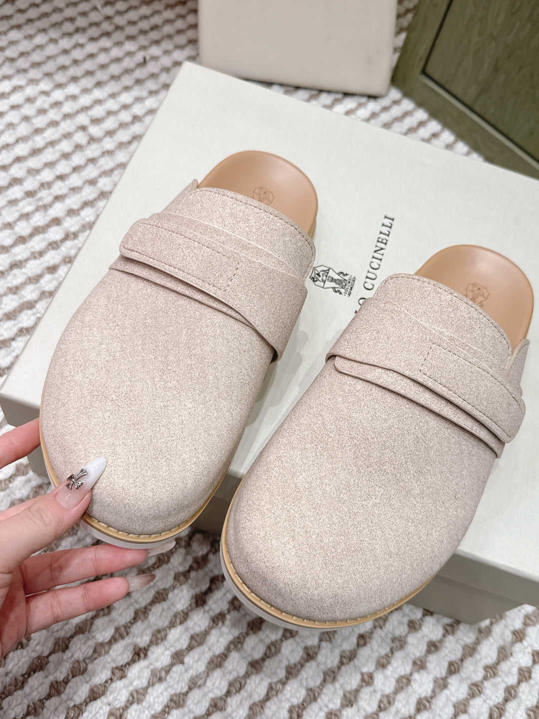 Brunello 26s Closed-Toe Men's Slippers Light Taupe Suede 612232