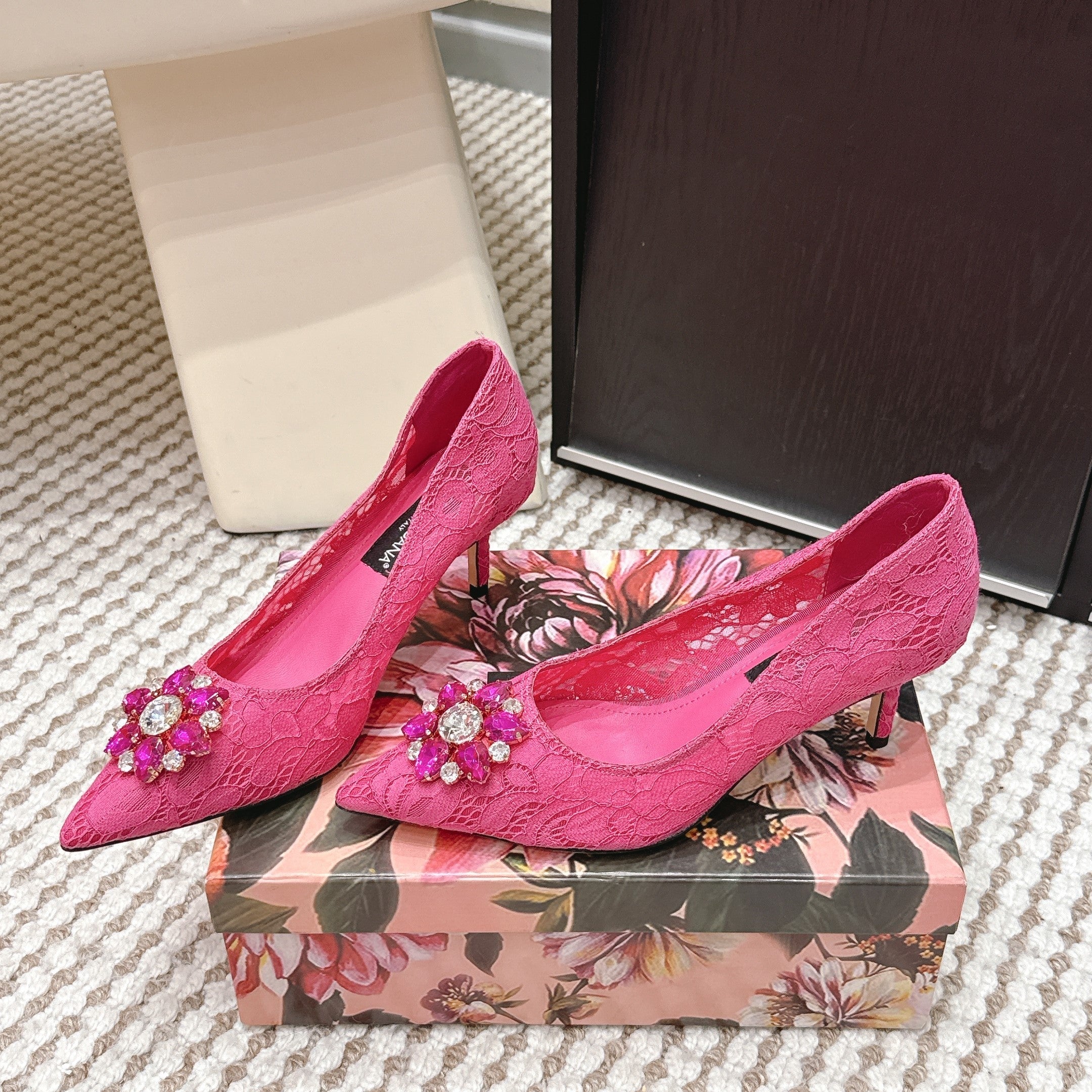 DG Pumps Crystals 6.5cm Hot Pink Taormina Lace 663077