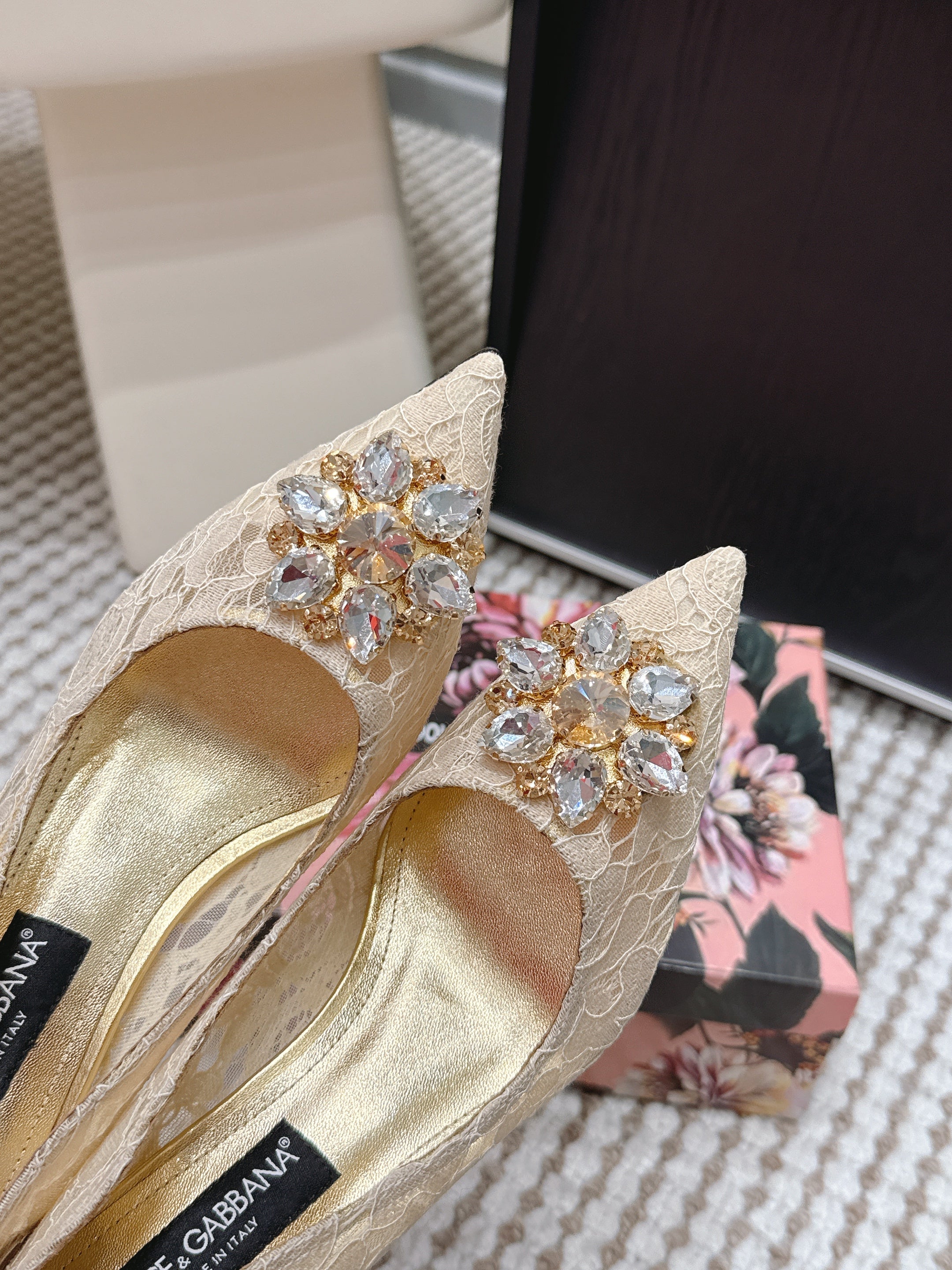 DG Pumps Crystals 6.5cm Beige Taormina Lace 663080