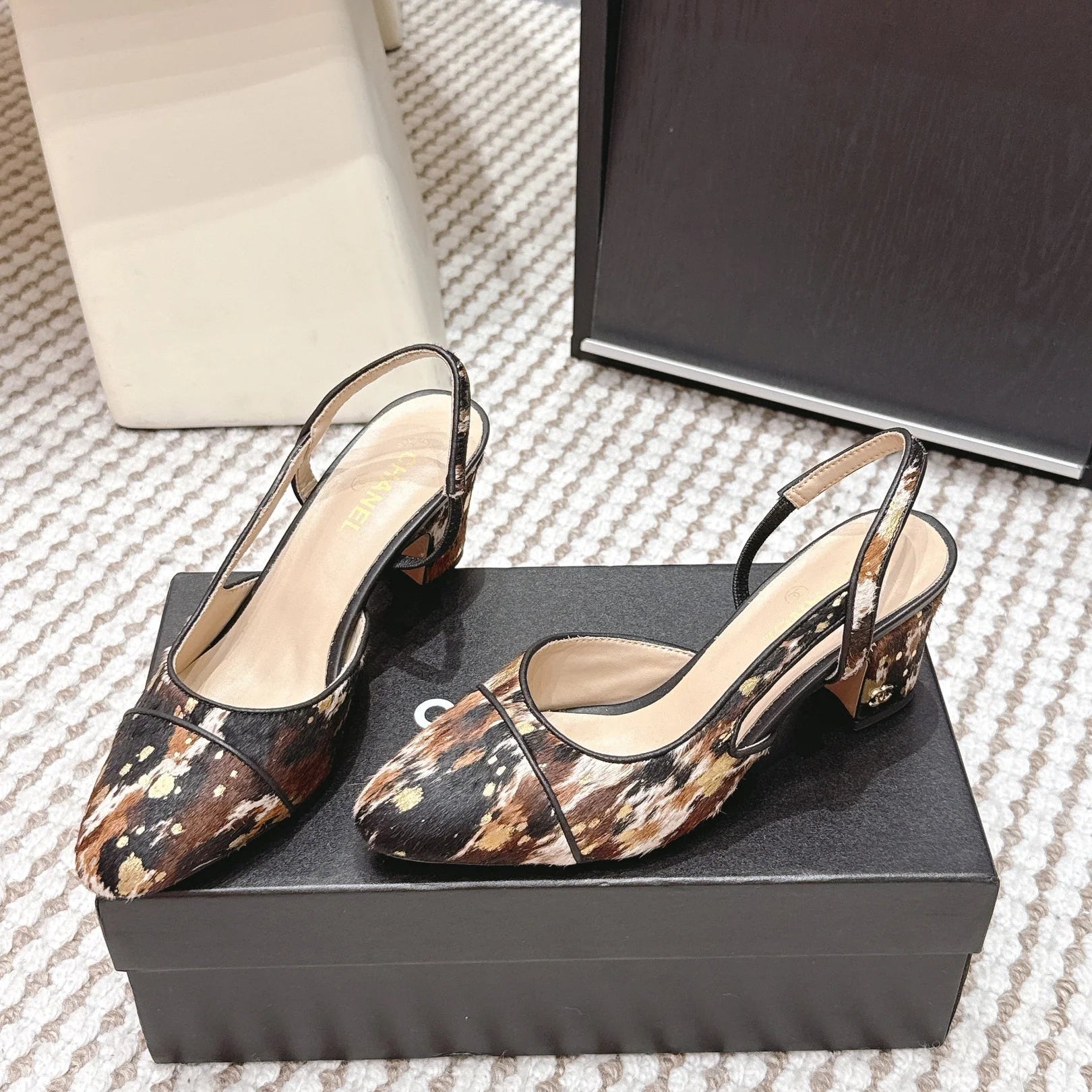 CC 26s Slingback 65 Black Brown Leopard Leather 652654