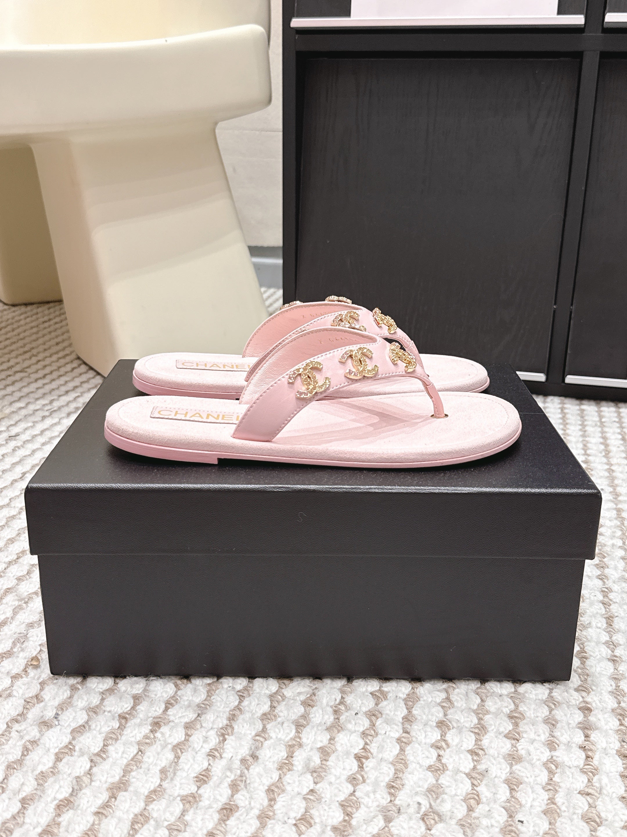 CC 26s Flip-Flop Light Pink Sheepskin 632361