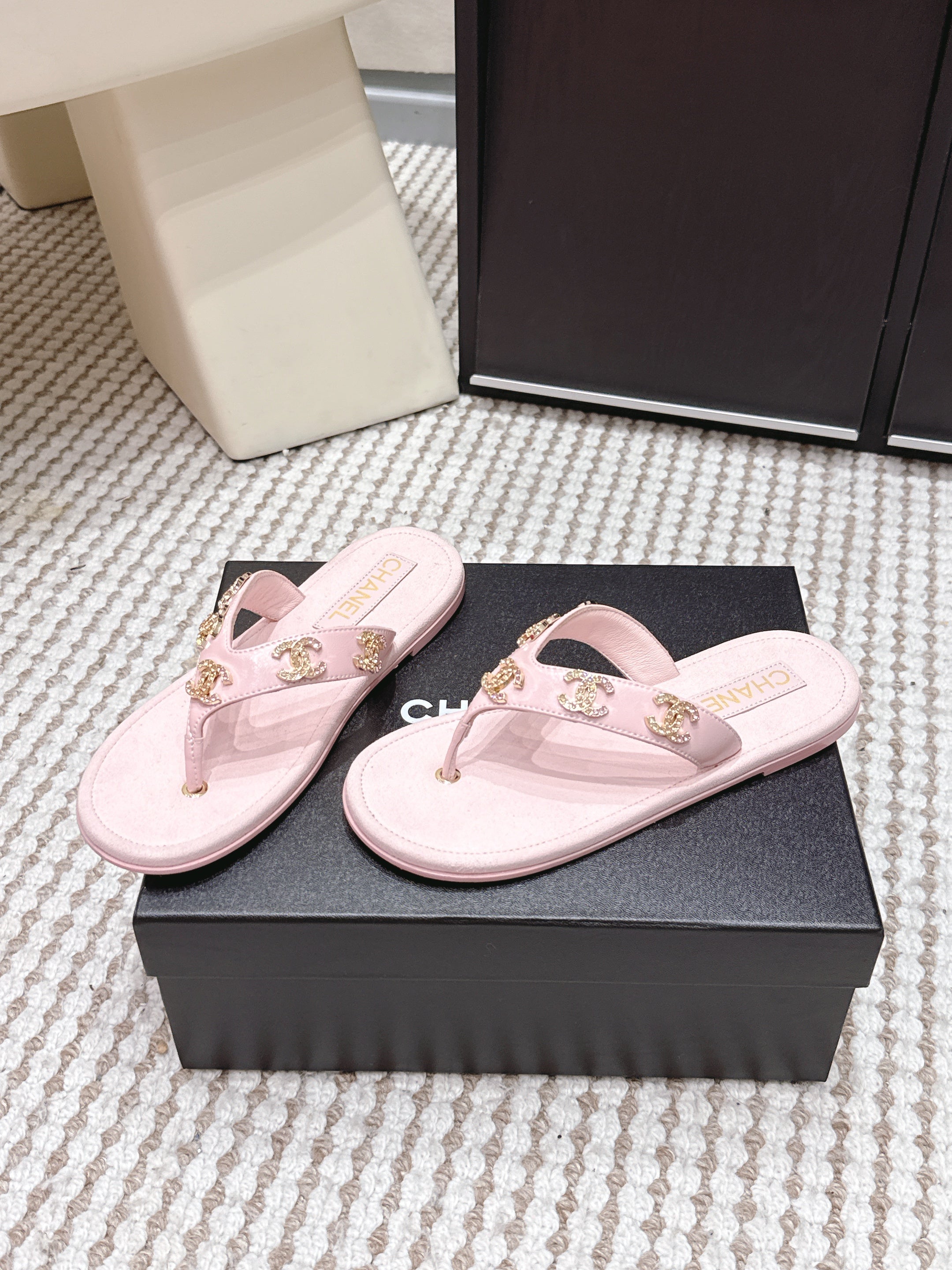 CC 26s Flip-Flop Light Pink Sheepskin 632361