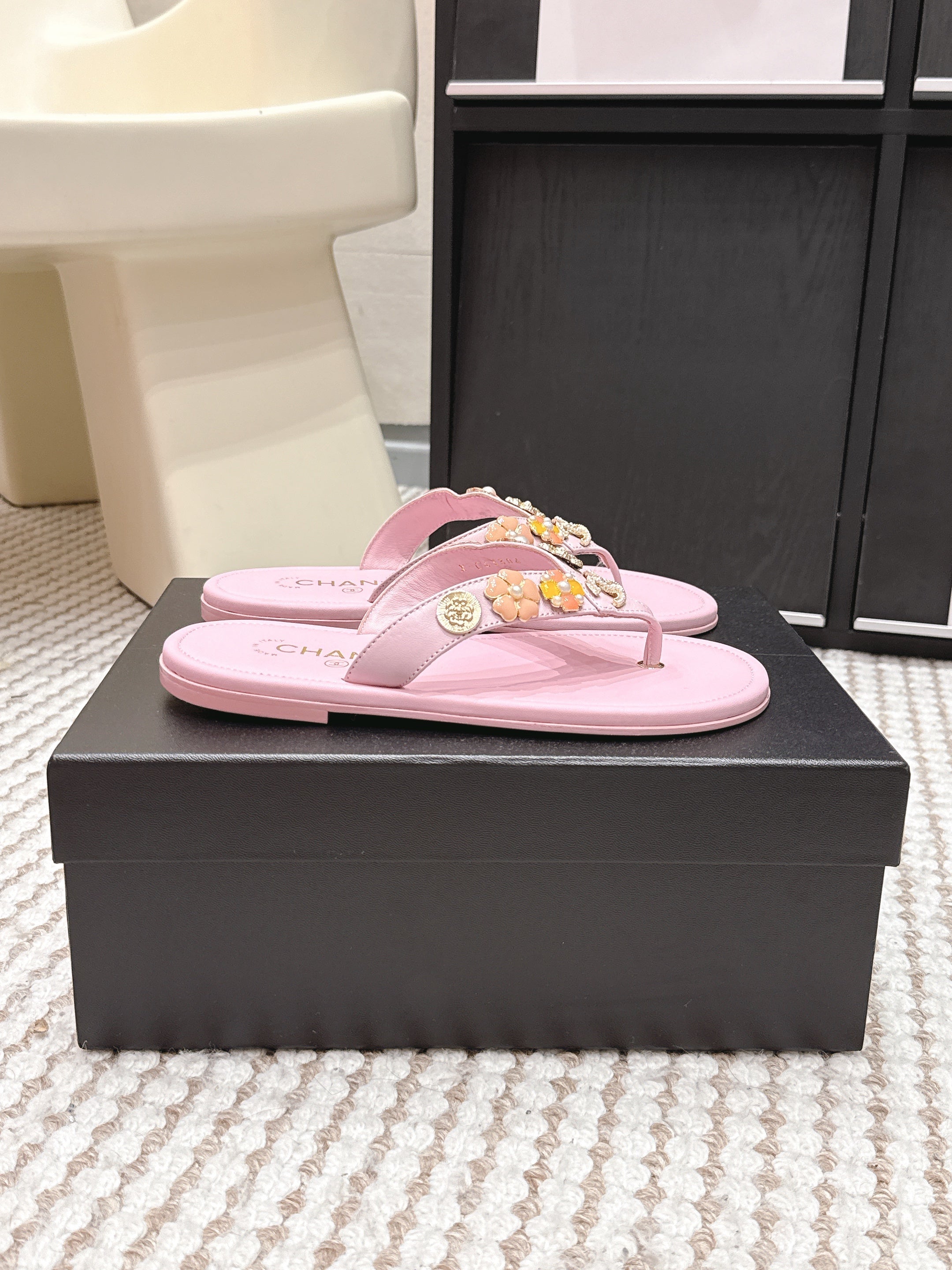CC 26s Flip-Flop Pink Sheepskin 632362
