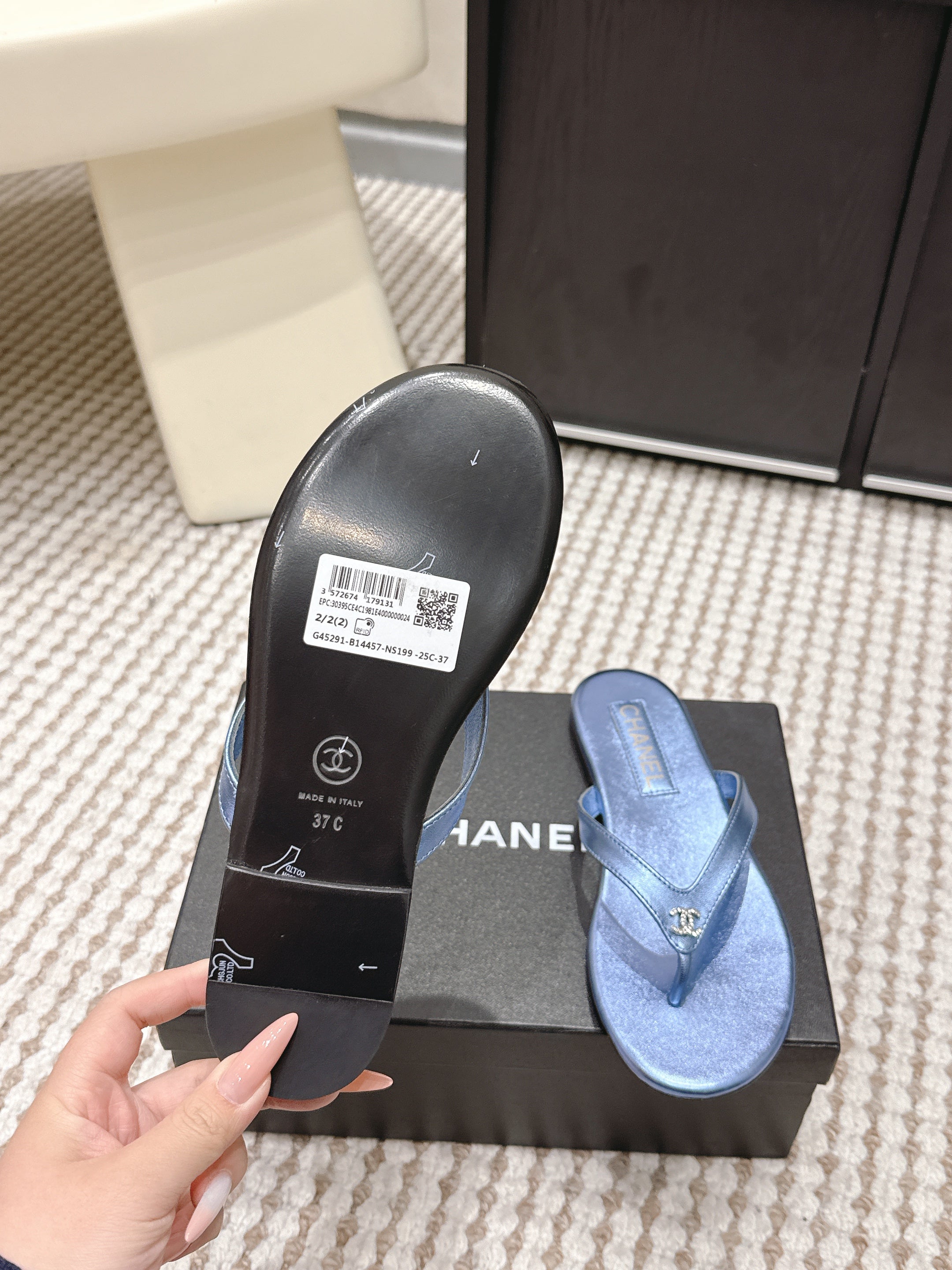 CC 26ss Flip-Flops Dark Blue Metalic Sheepskin 653599